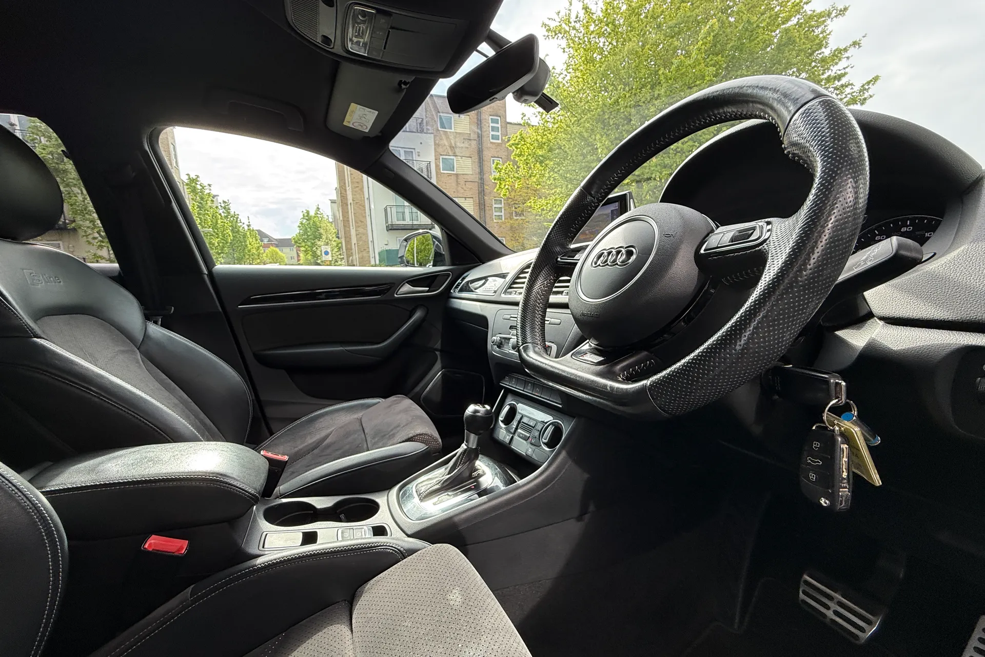 Audi Q3 thumbnail image number 9