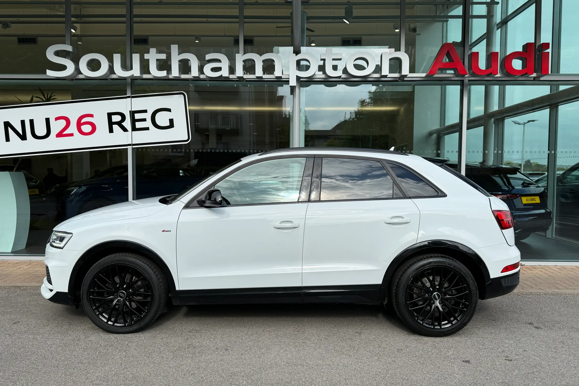 Audi Q3 thumbnail image number 46
