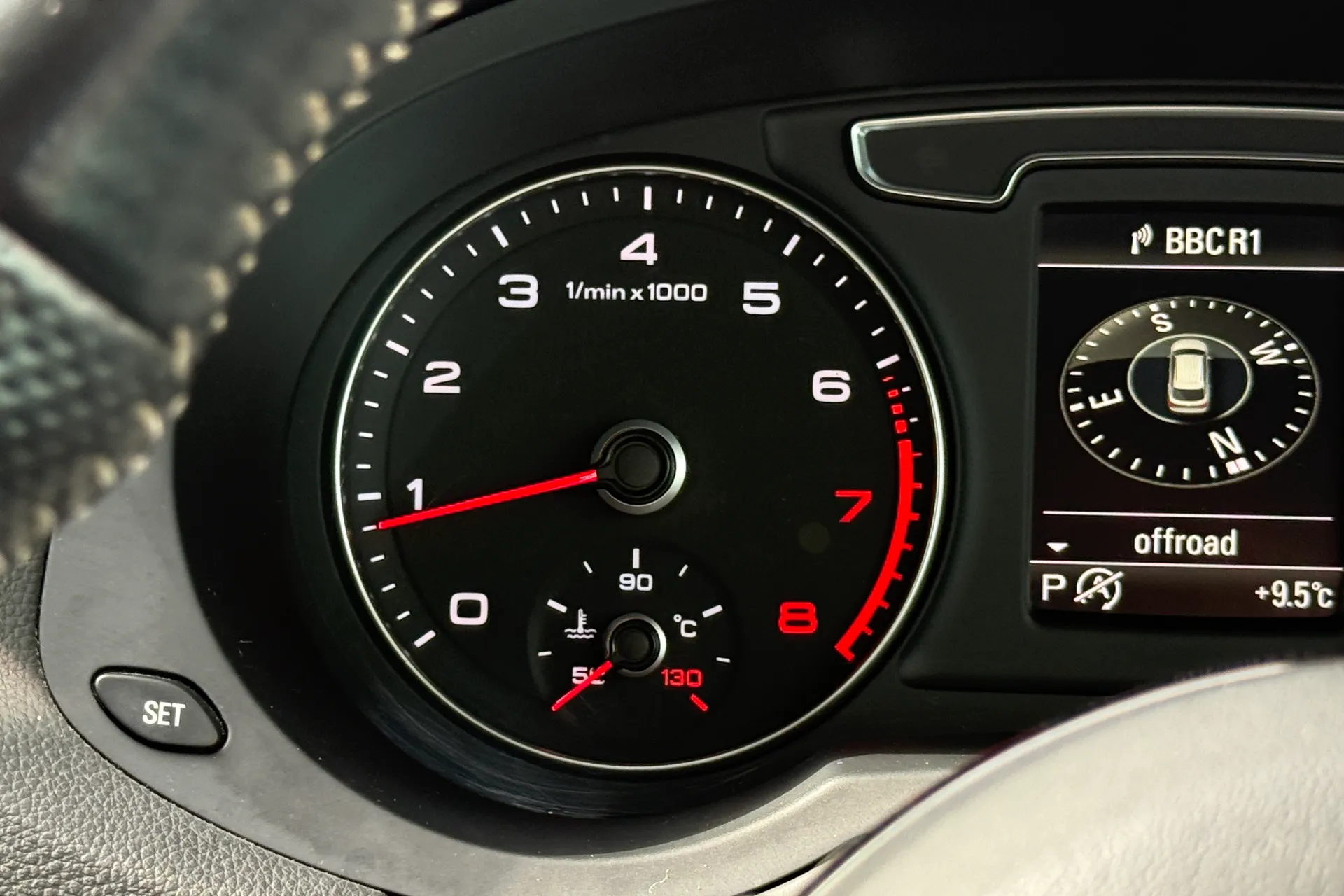 Audi Q3 thumbnail image number 11