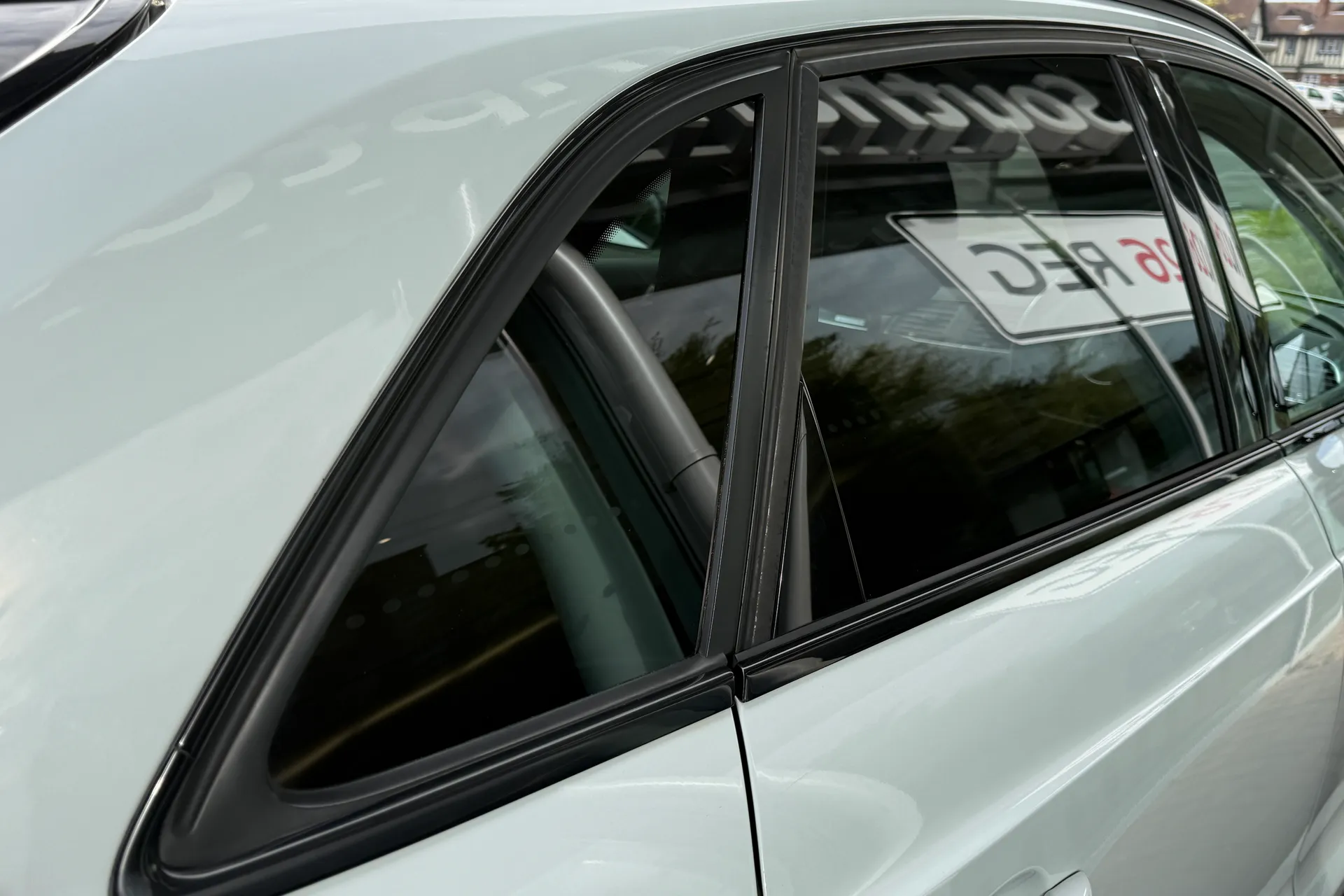 Audi Q3 thumbnail image number 32