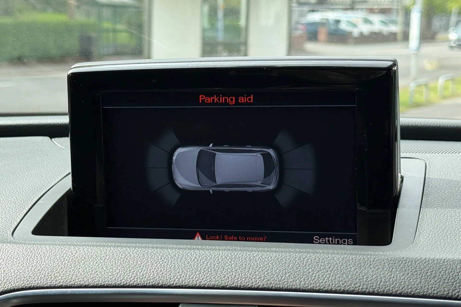 Audi Q3 thumbnail image number 5