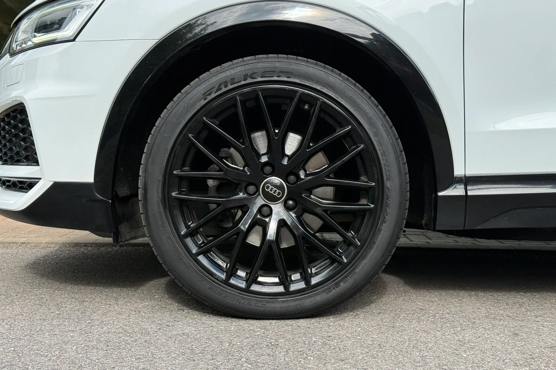 Audi Q3 thumbnail image number 8