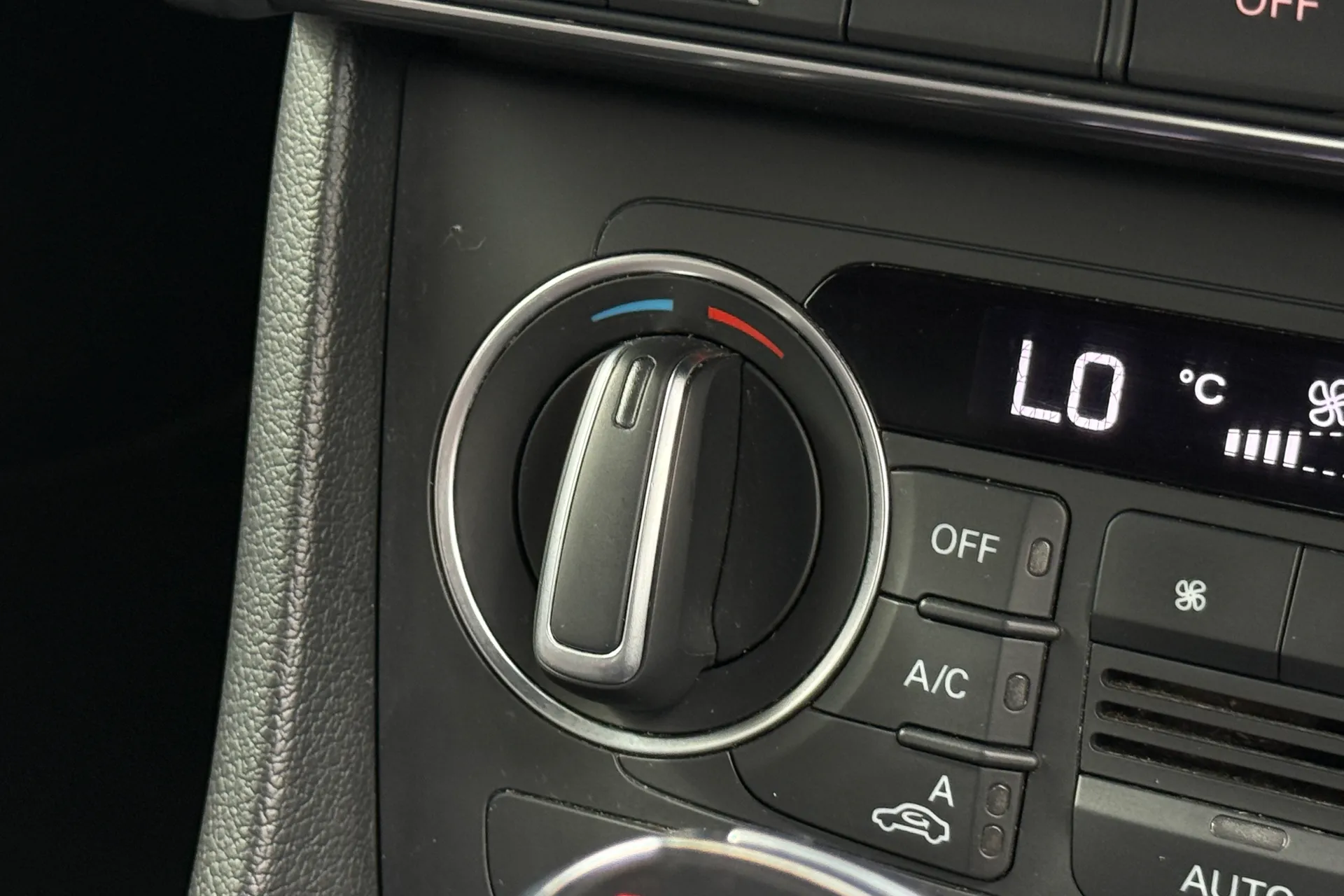 Audi Q3 thumbnail image number 54