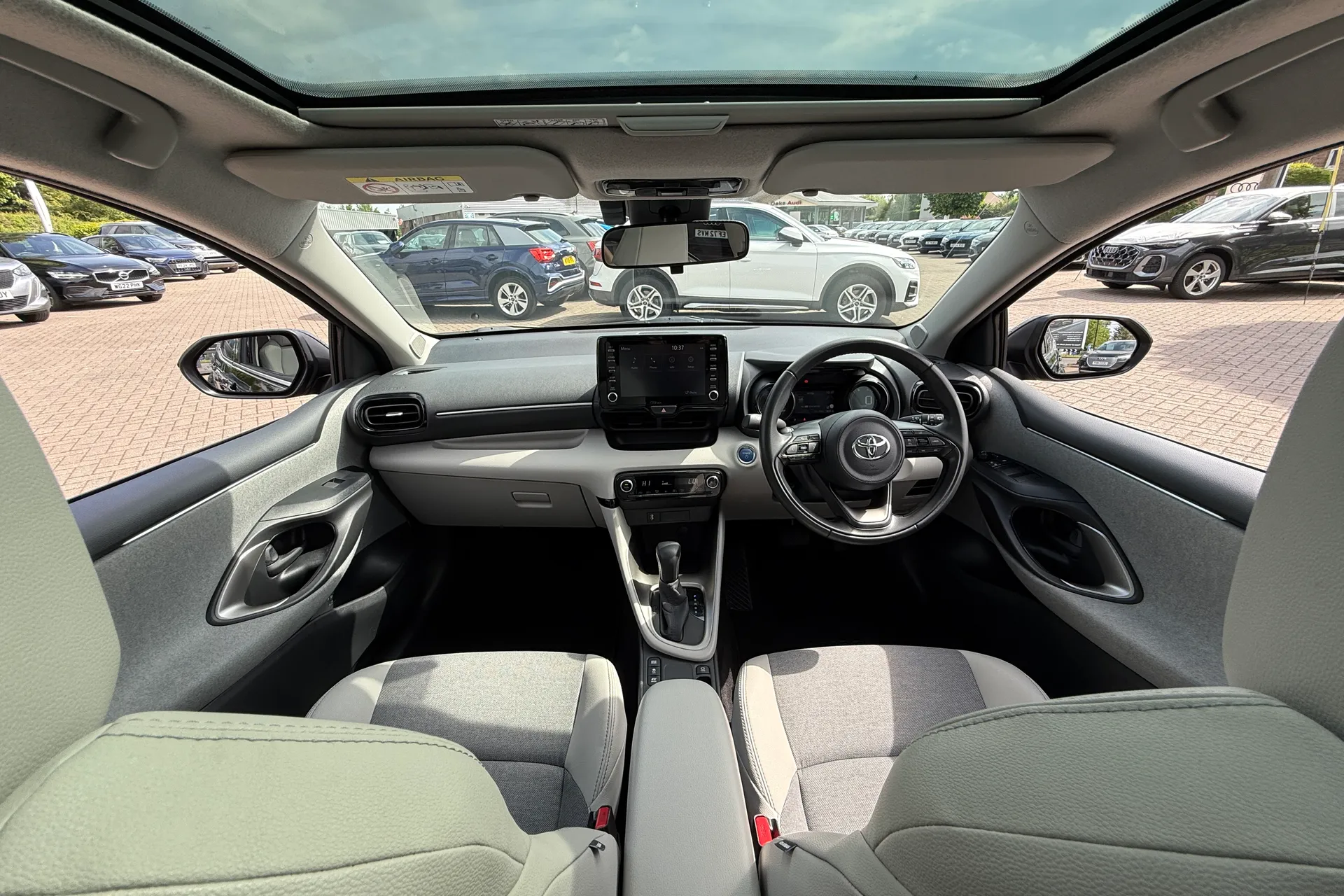 TOYOTA YARIS thumbnail image number 3