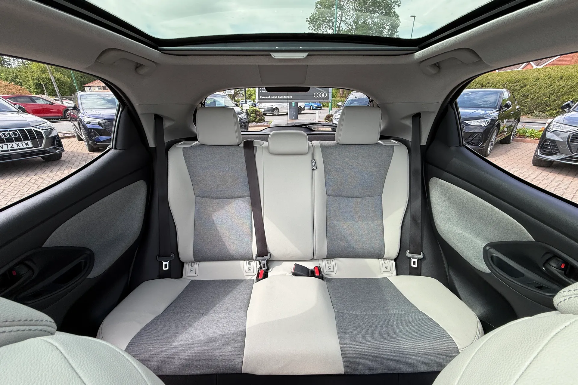 TOYOTA YARIS thumbnail image number 8