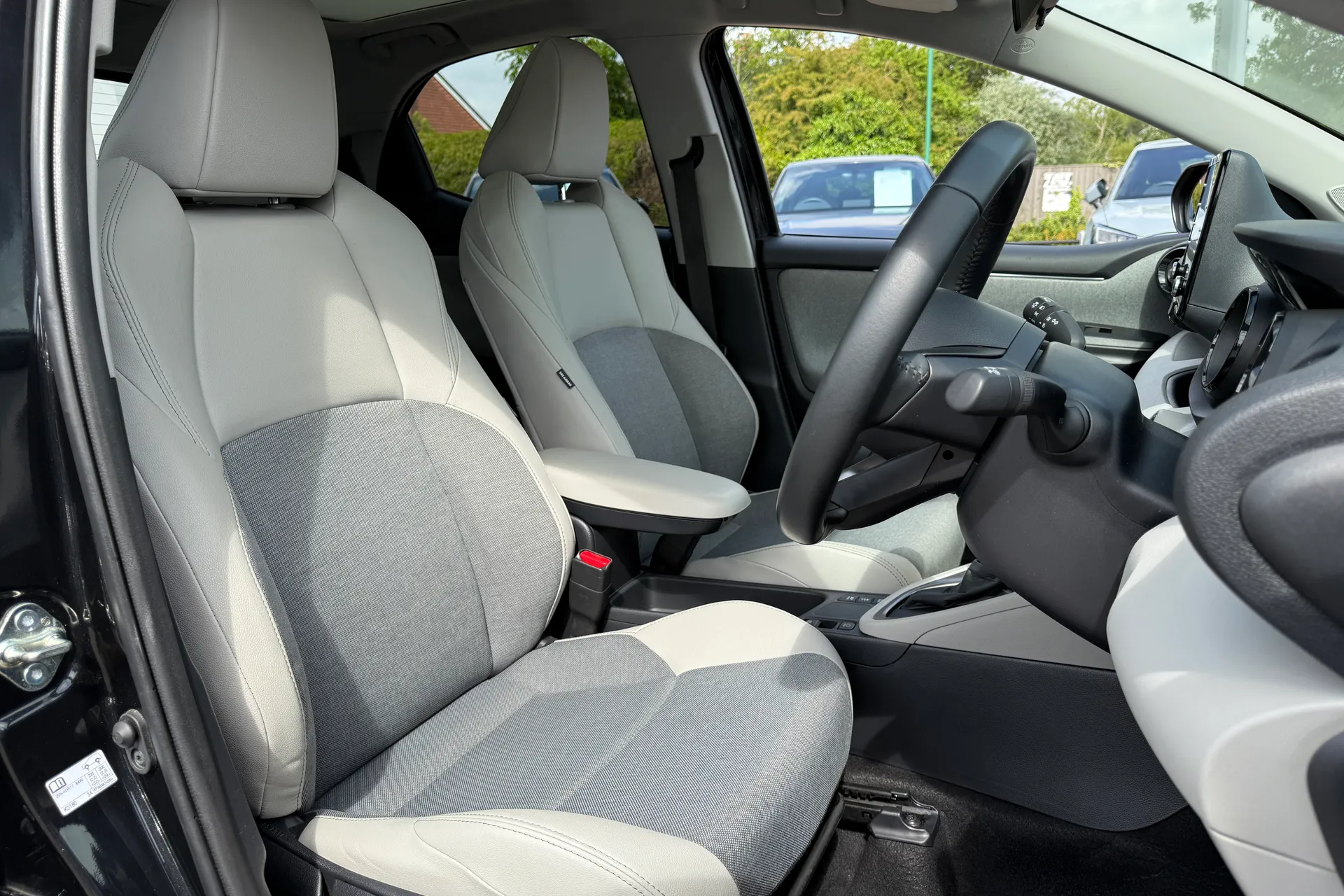 TOYOTA YARIS thumbnail image number 22
