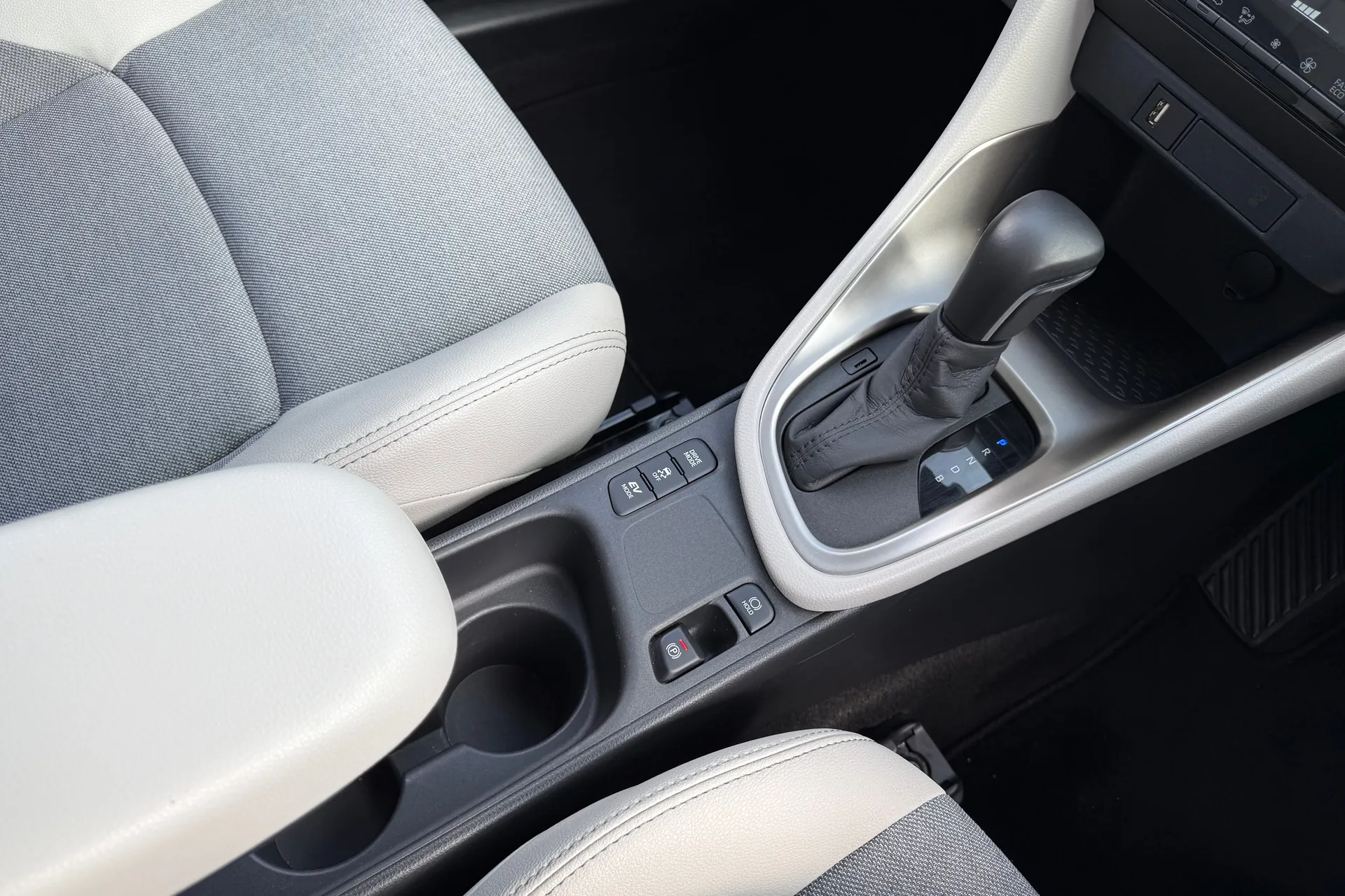 TOYOTA YARIS thumbnail image number 35