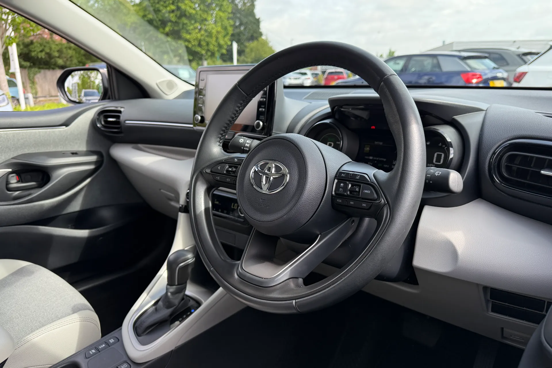 TOYOTA YARIS thumbnail image number 23