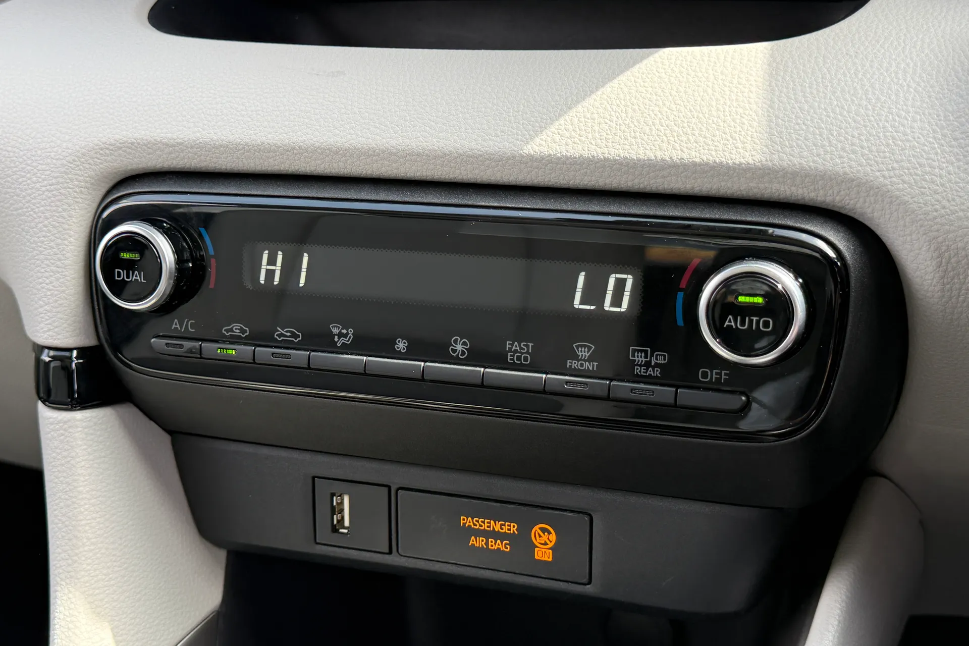 TOYOTA YARIS thumbnail image number 14