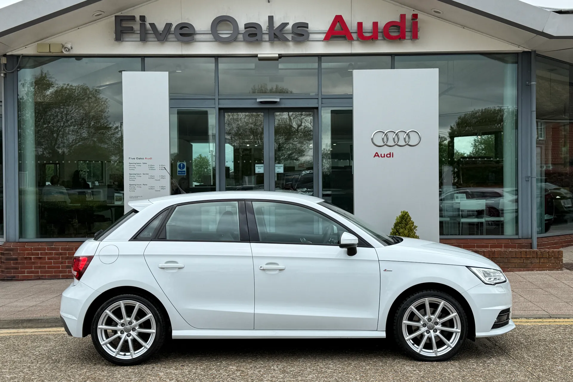Audi A1 thumbnail image number 2