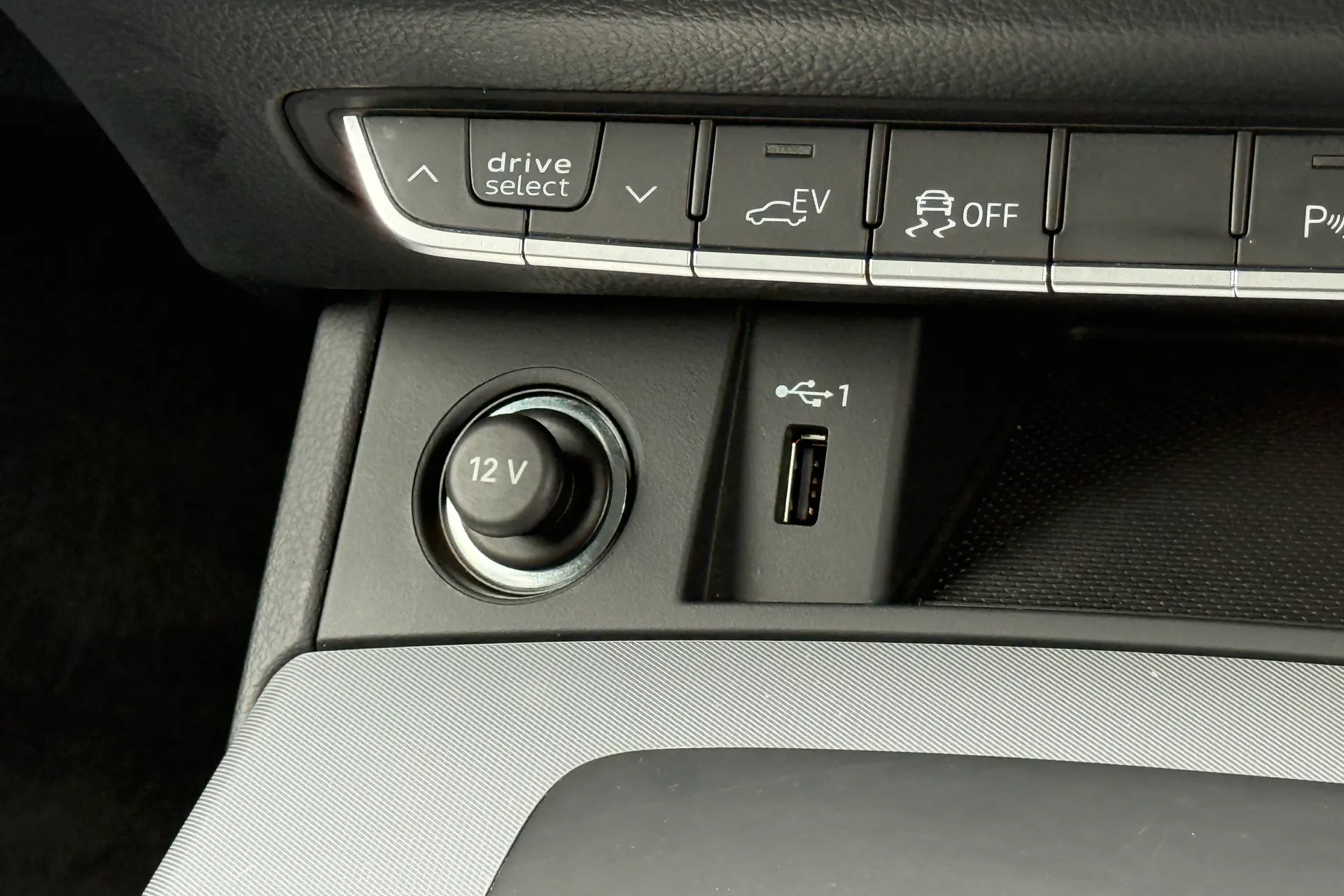 Audi Q5 thumbnail image number 18