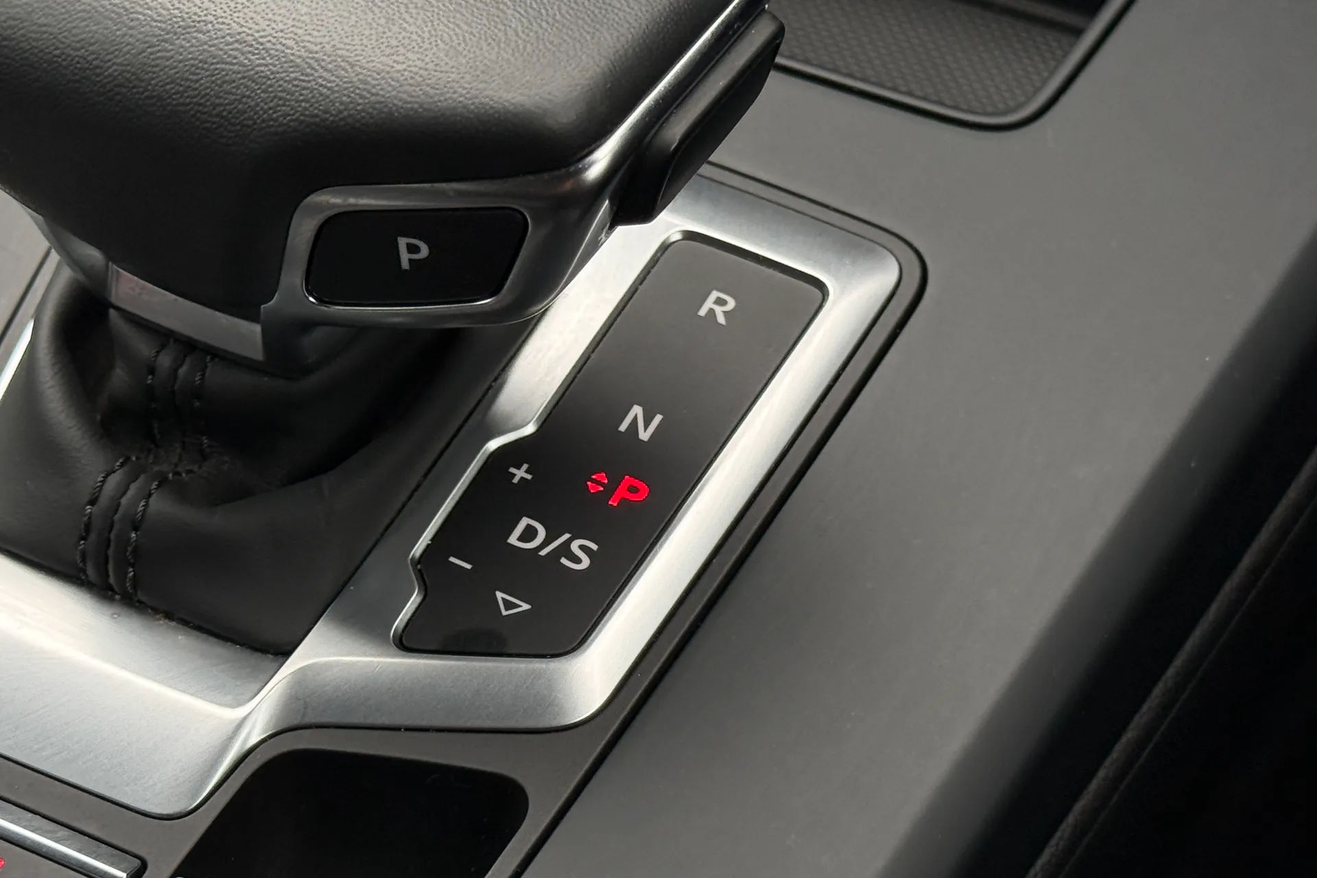 Audi Q5 thumbnail image number 24