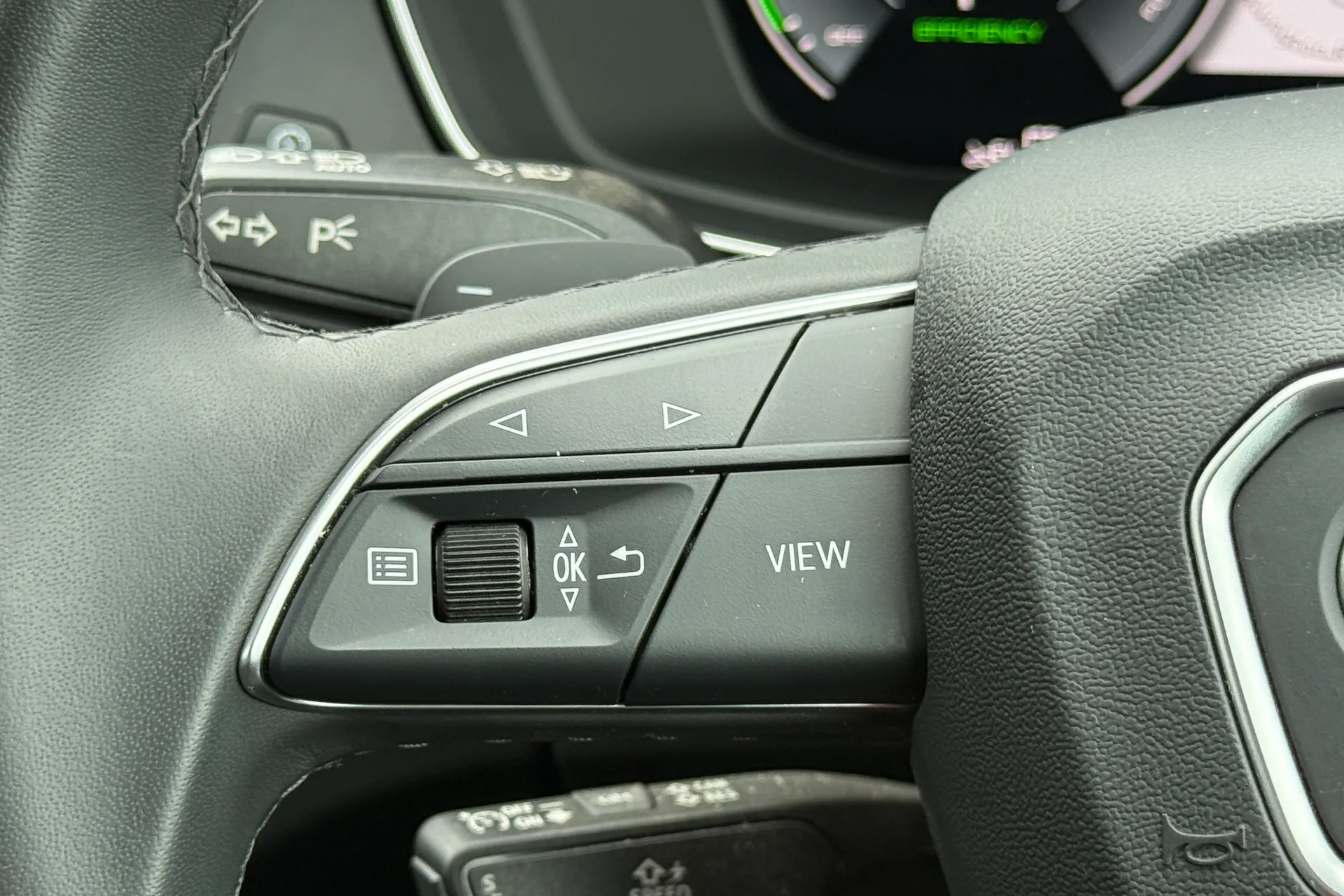 Audi Q5 thumbnail image number 14