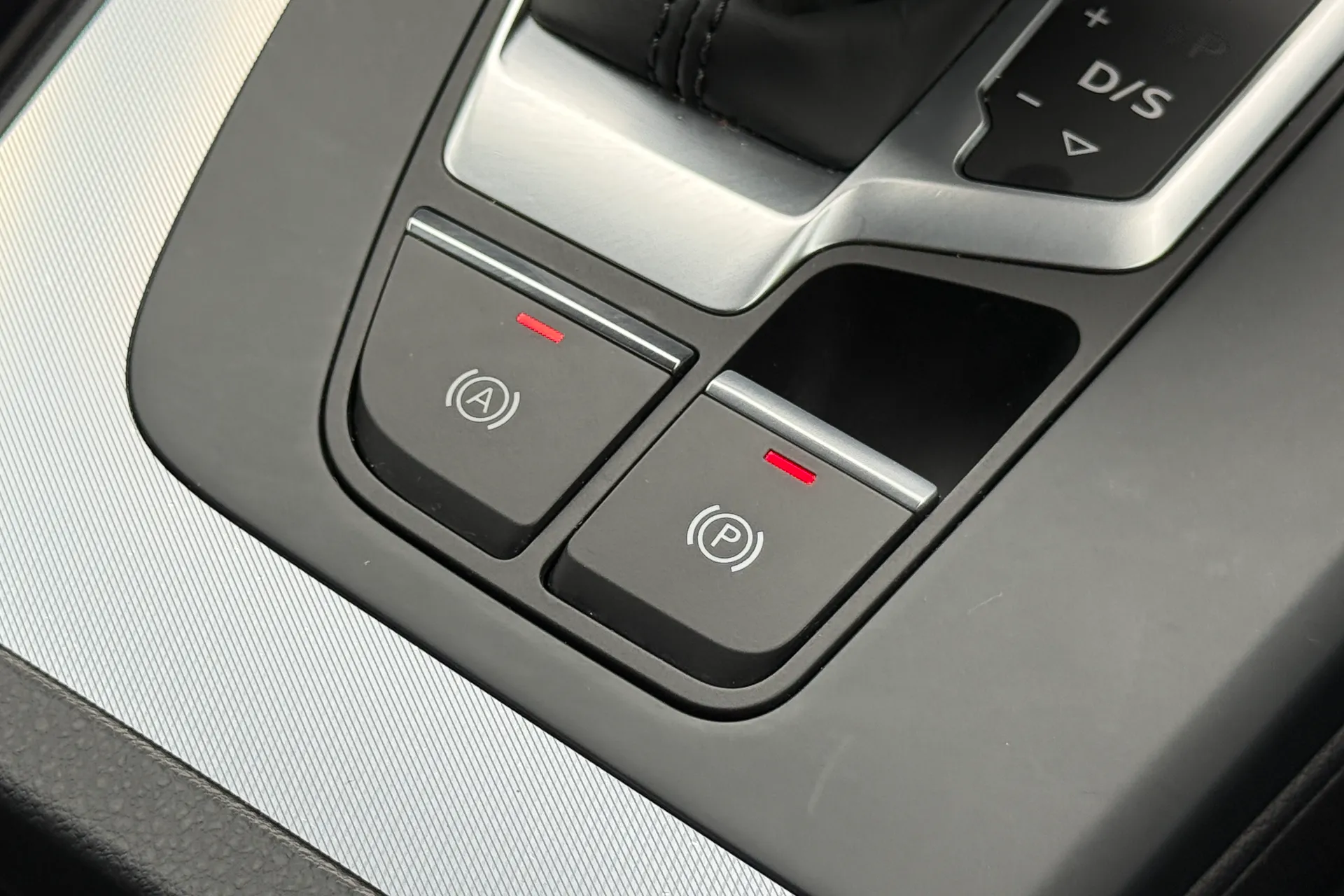 Audi Q5 thumbnail image number 25