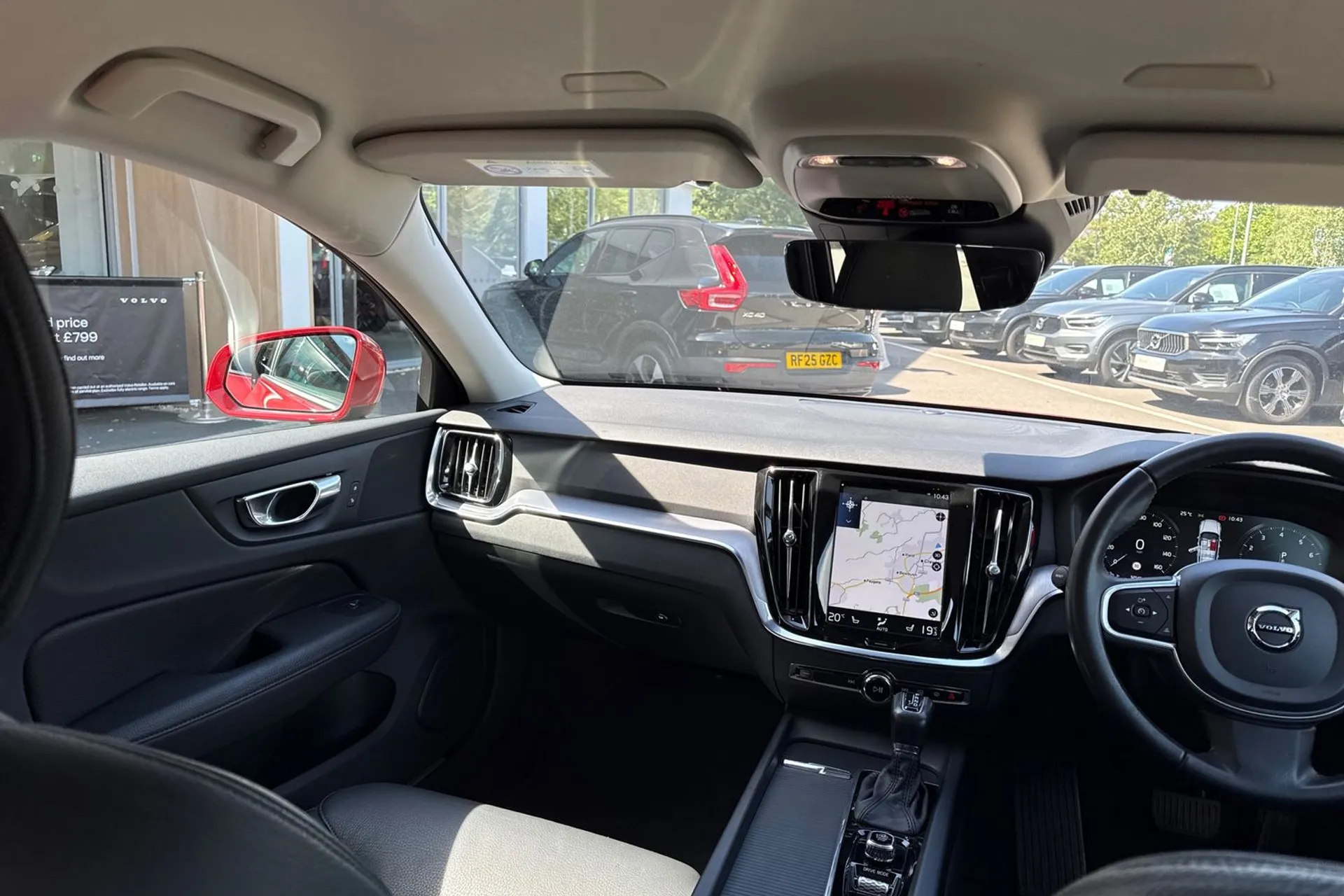 Volvo V60 thumbnail image number 32