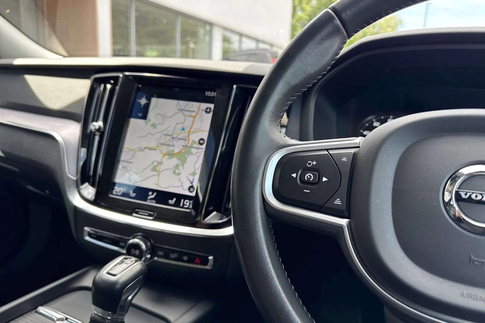 Volvo V60 thumbnail image number 36
