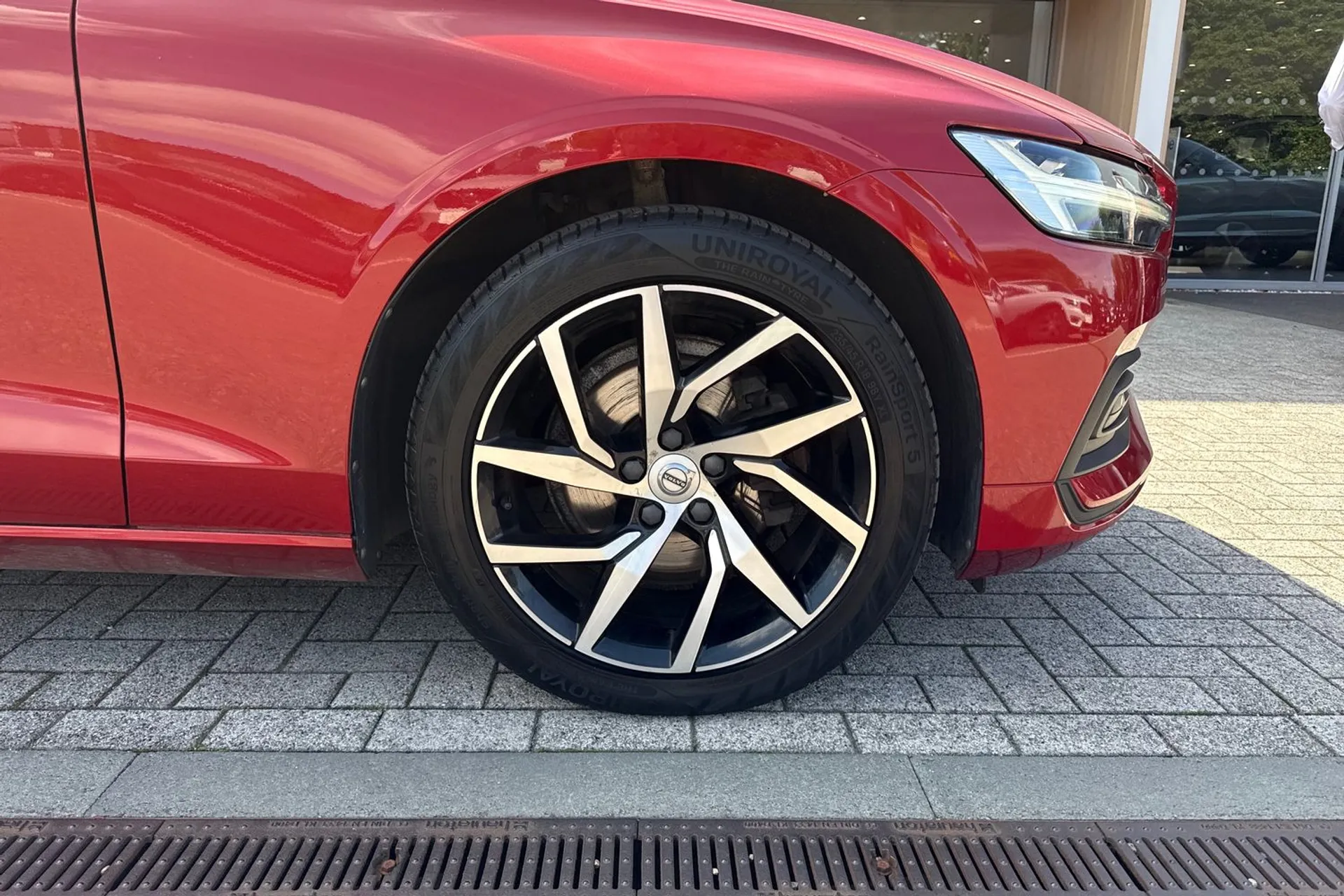 Volvo V60 thumbnail image number 14