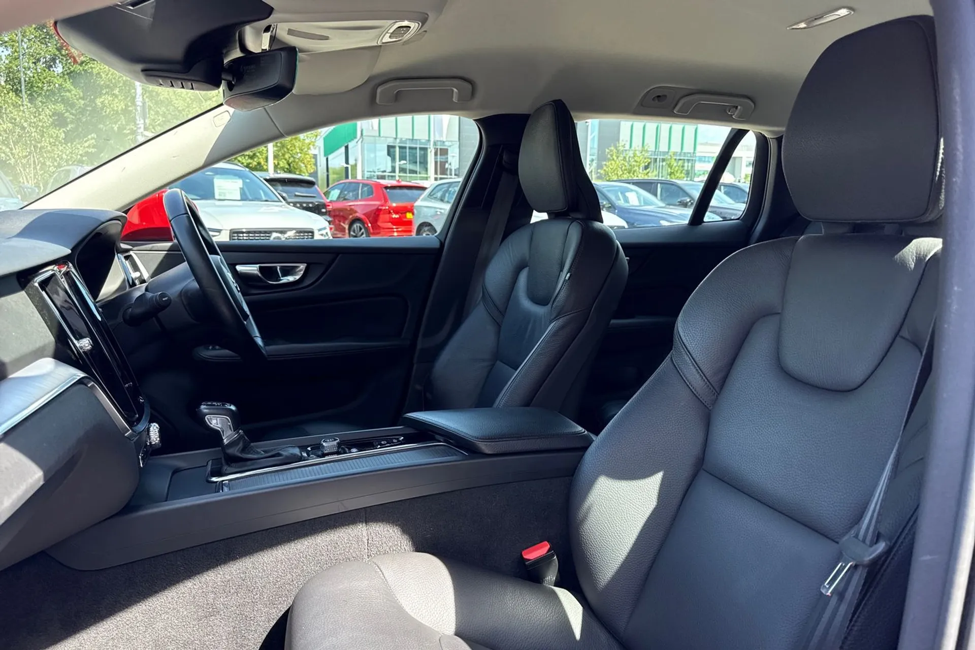 Volvo V60 thumbnail image number 28