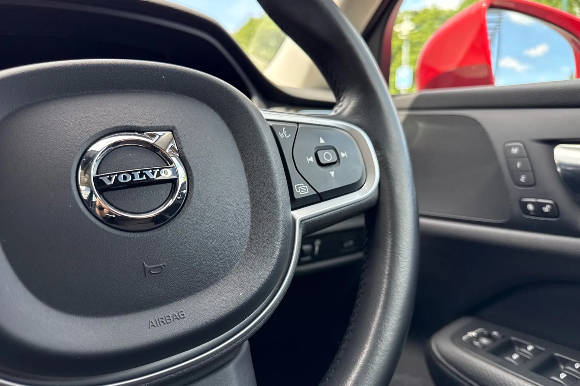 Volvo V60 thumbnail image number 37