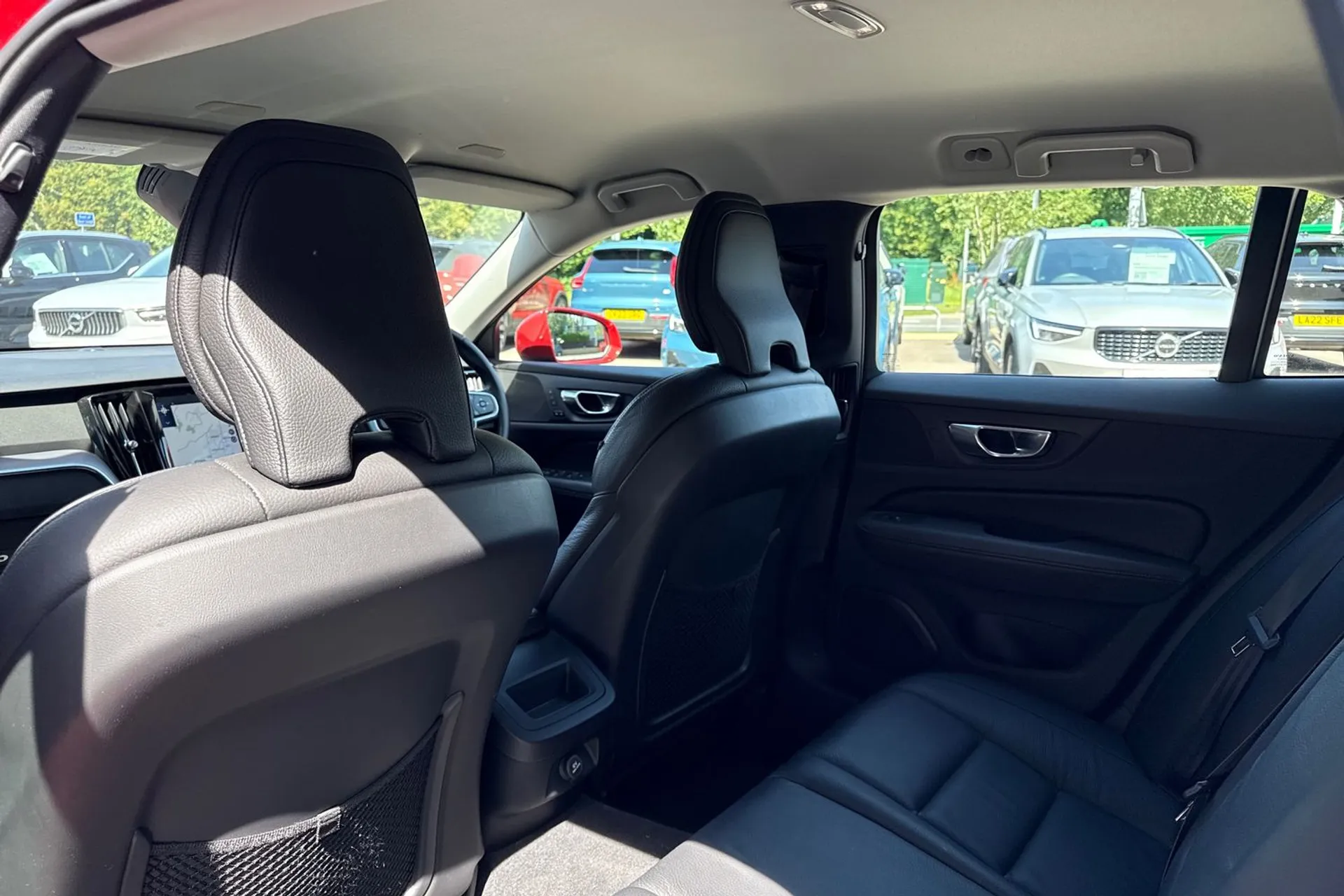 Volvo V60 thumbnail image number 31