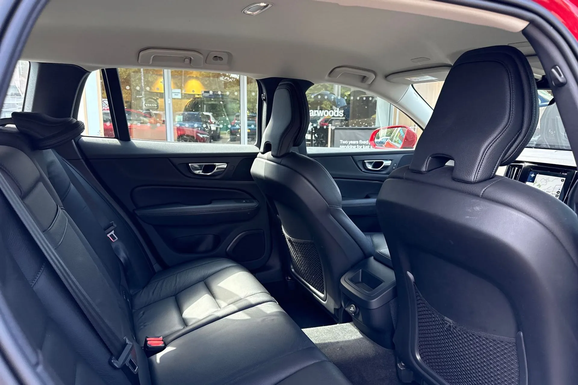 Volvo V60 thumbnail image number 23