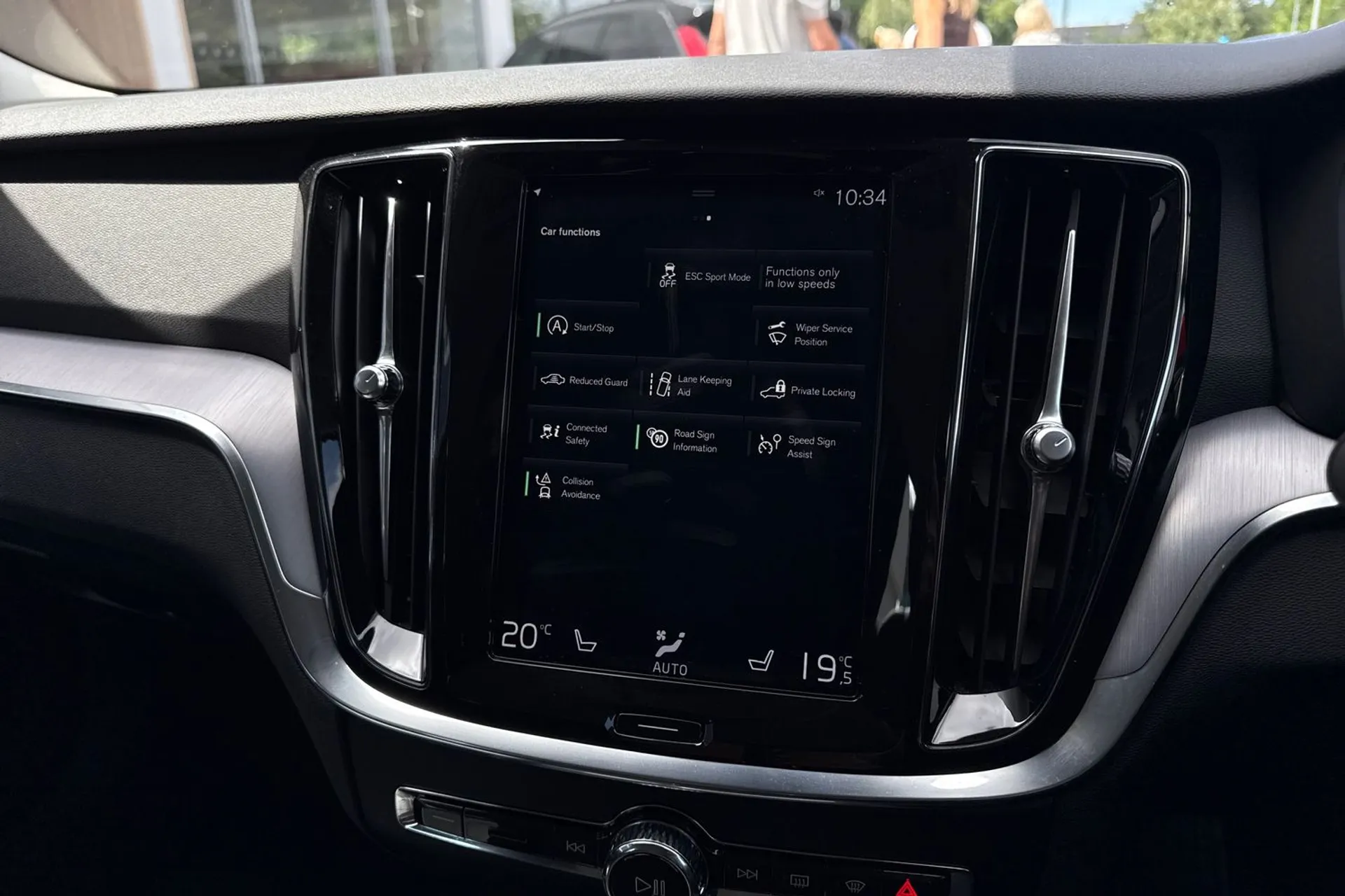 Volvo V60 thumbnail image number 4