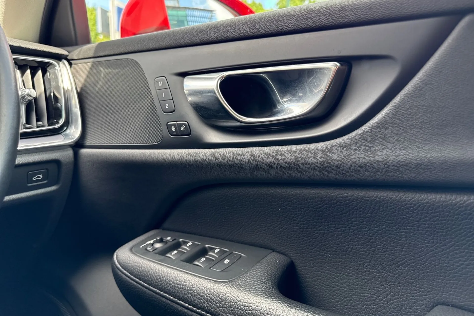 Volvo V60 thumbnail image number 41