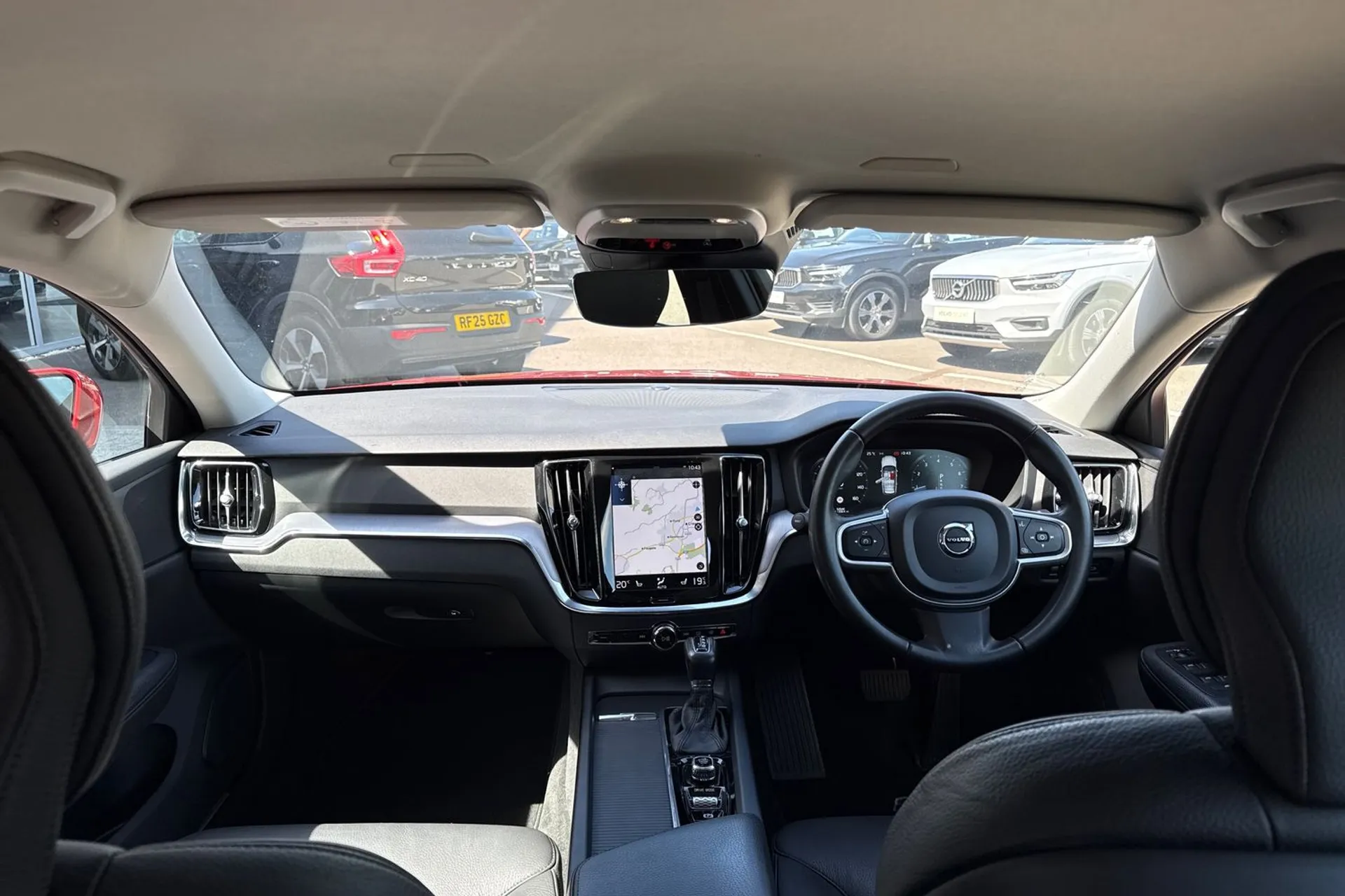 Volvo V60 thumbnail image number 3