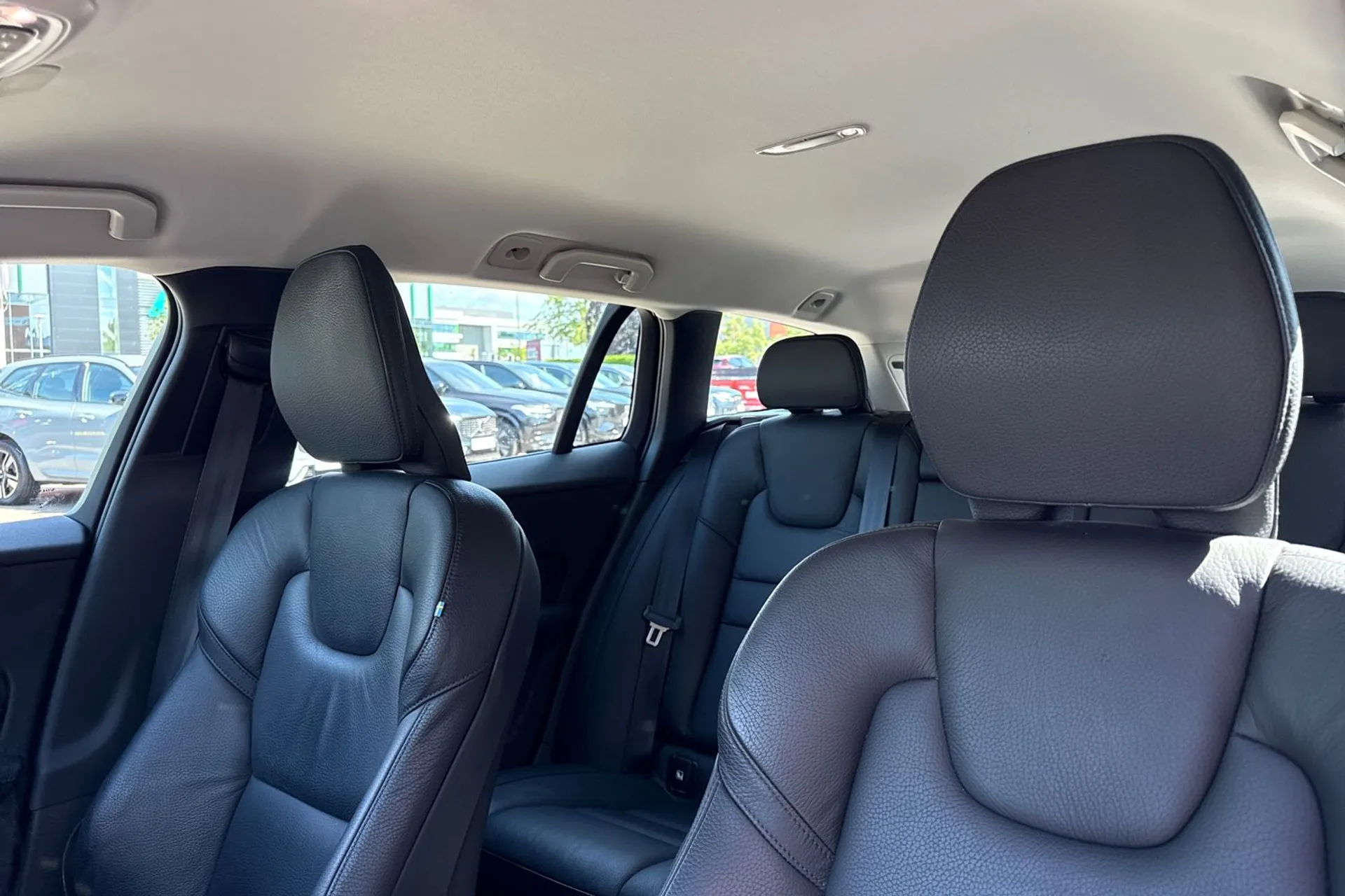 Volvo V60 thumbnail image number 29