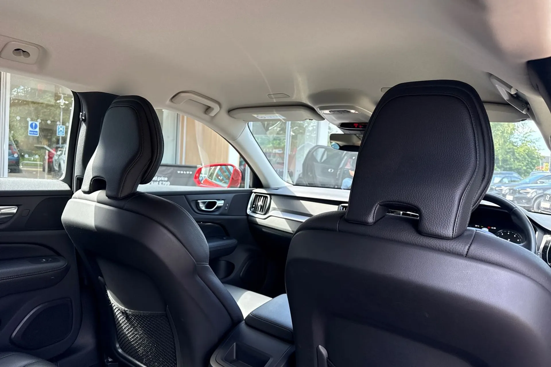 Volvo V60 thumbnail image number 24