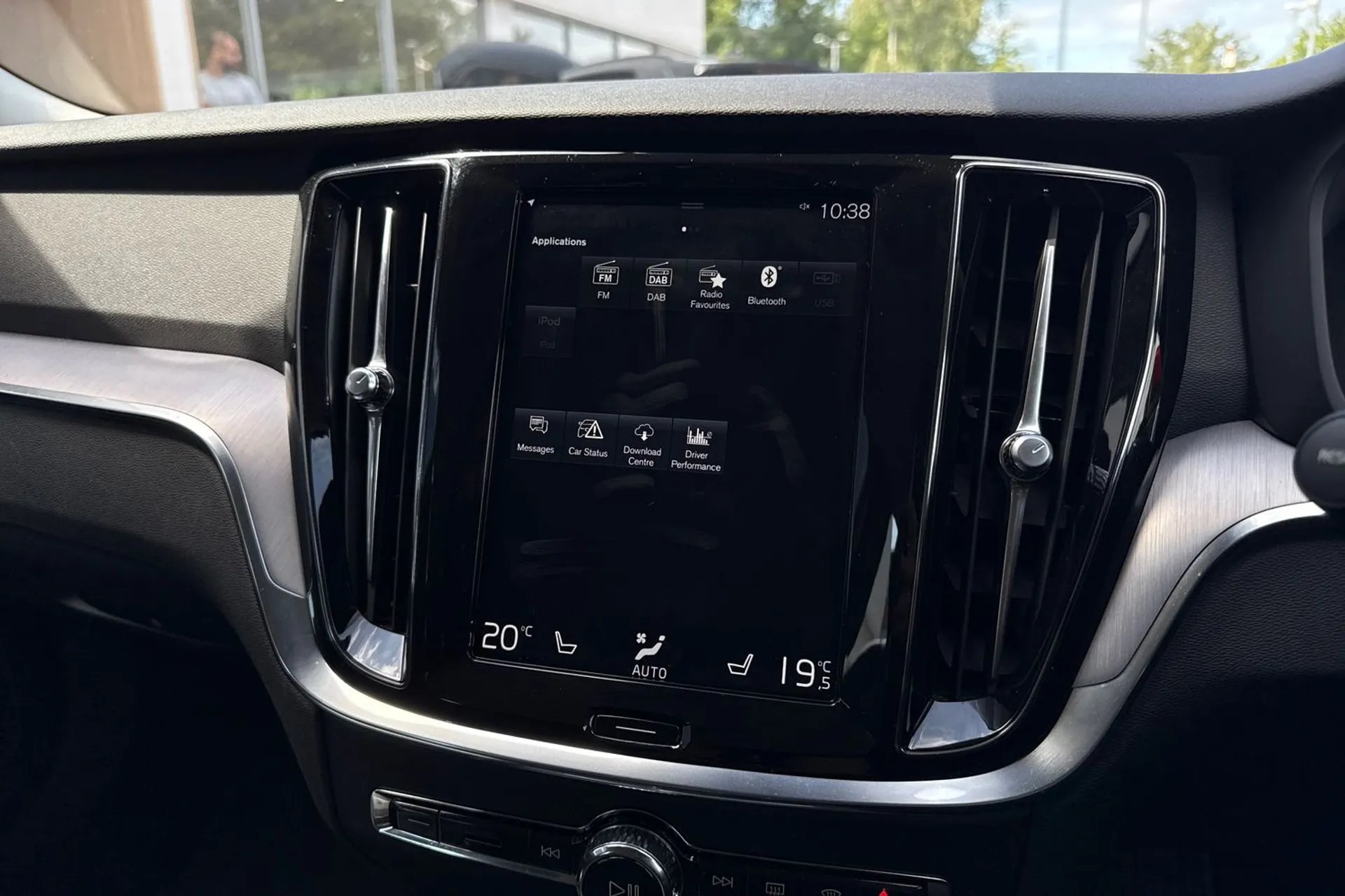 Volvo V60 thumbnail image number 39