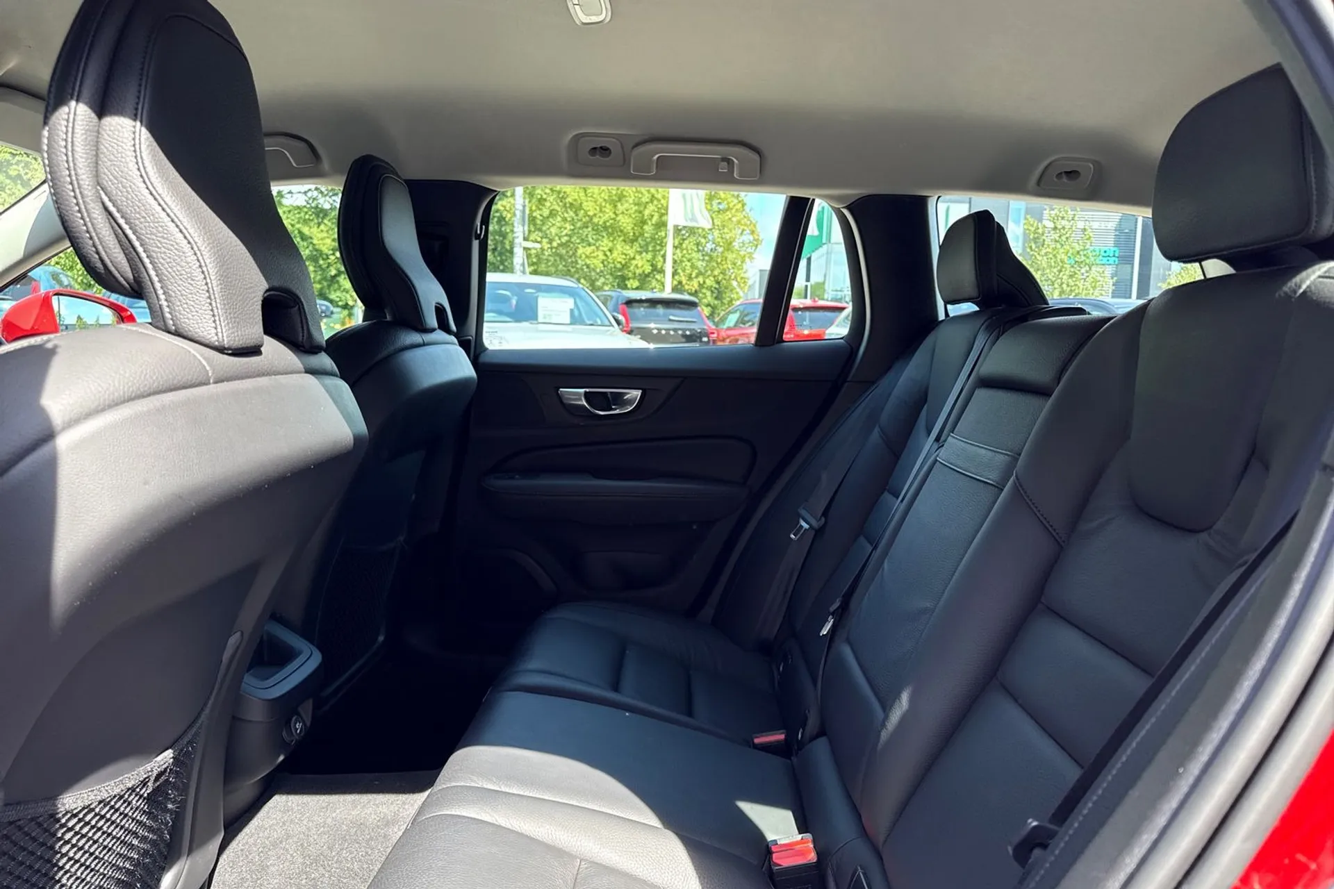 Volvo V60 thumbnail image number 30