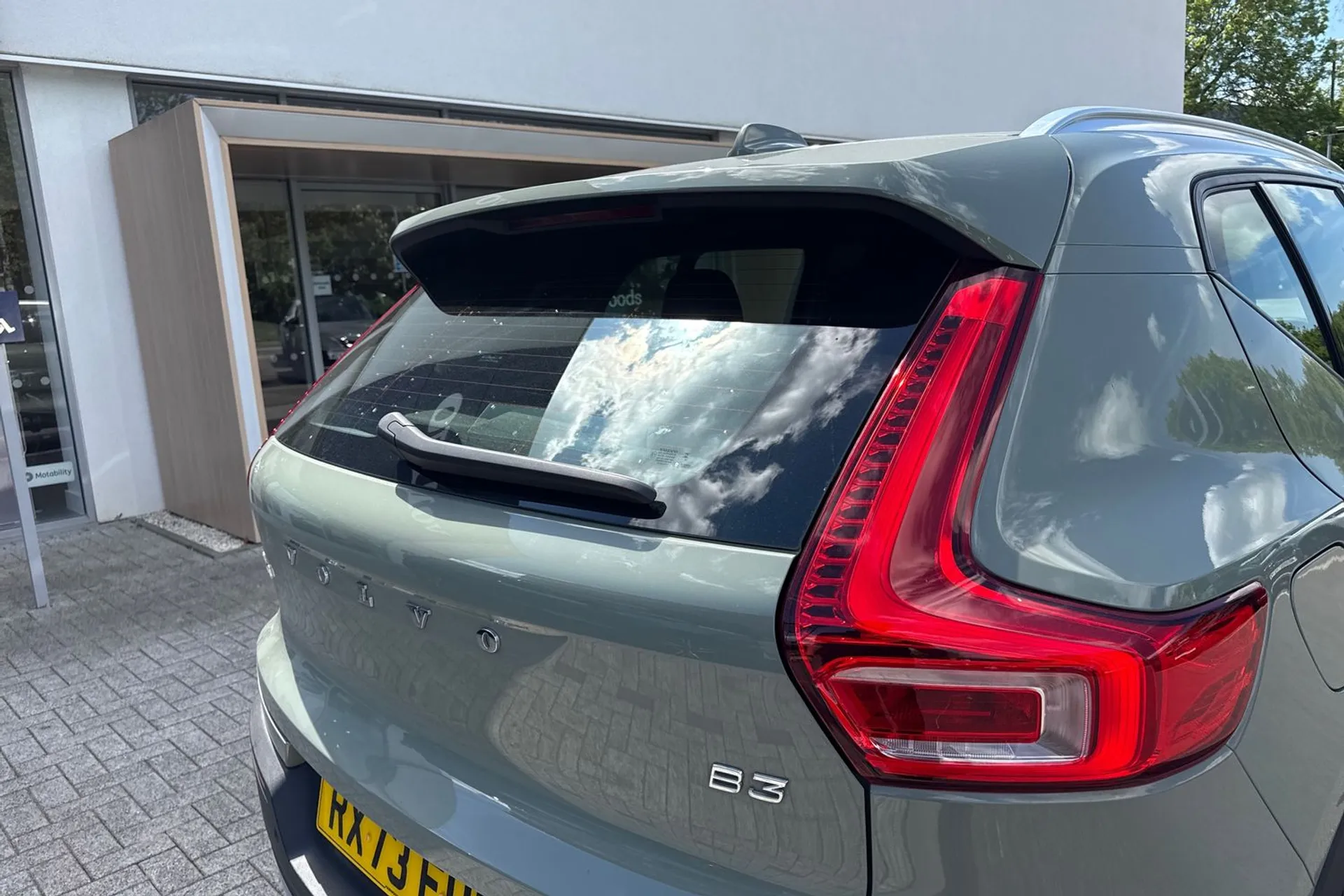 Volvo XC40 thumbnail image number 16
