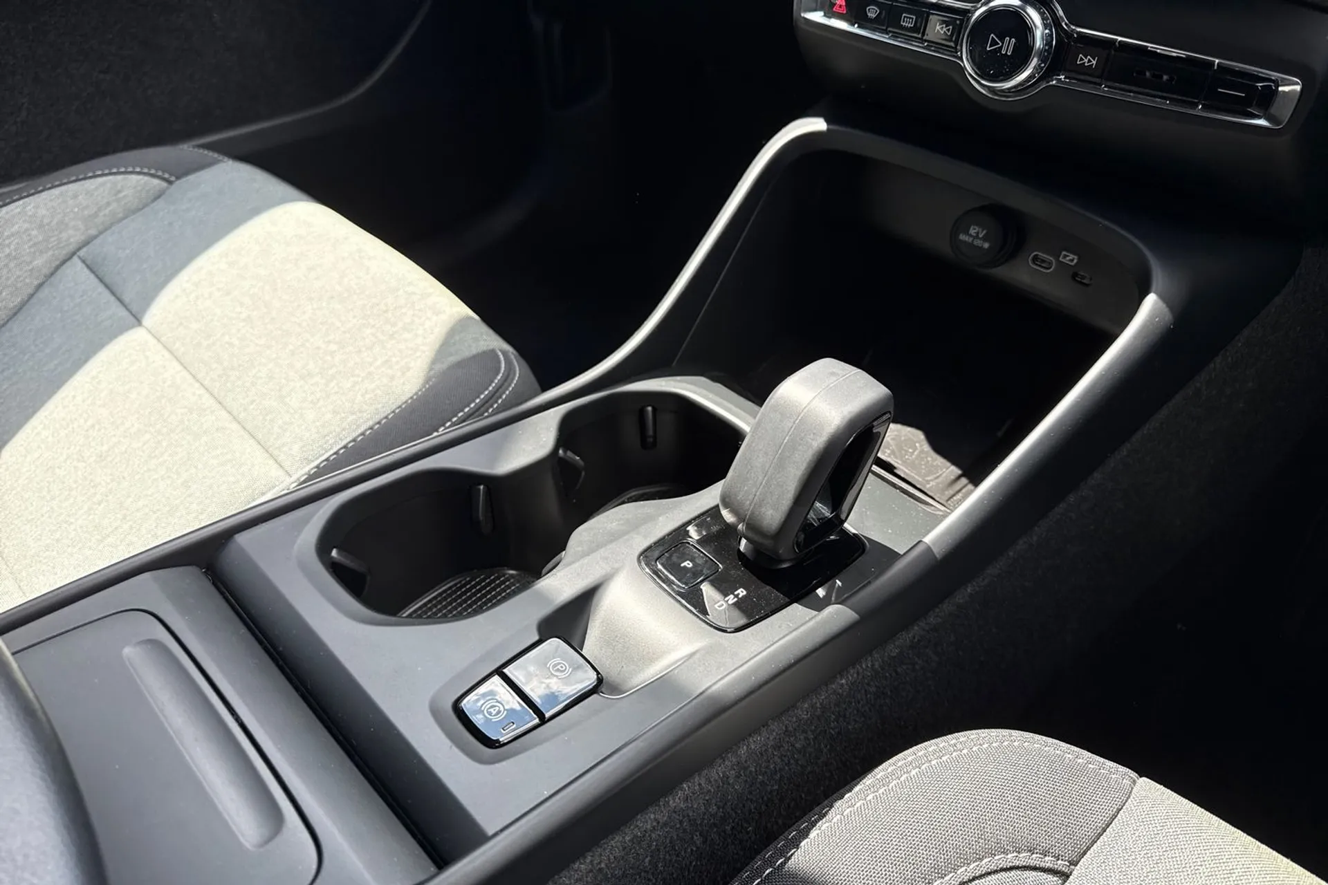 Volvo XC40 thumbnail image number 41