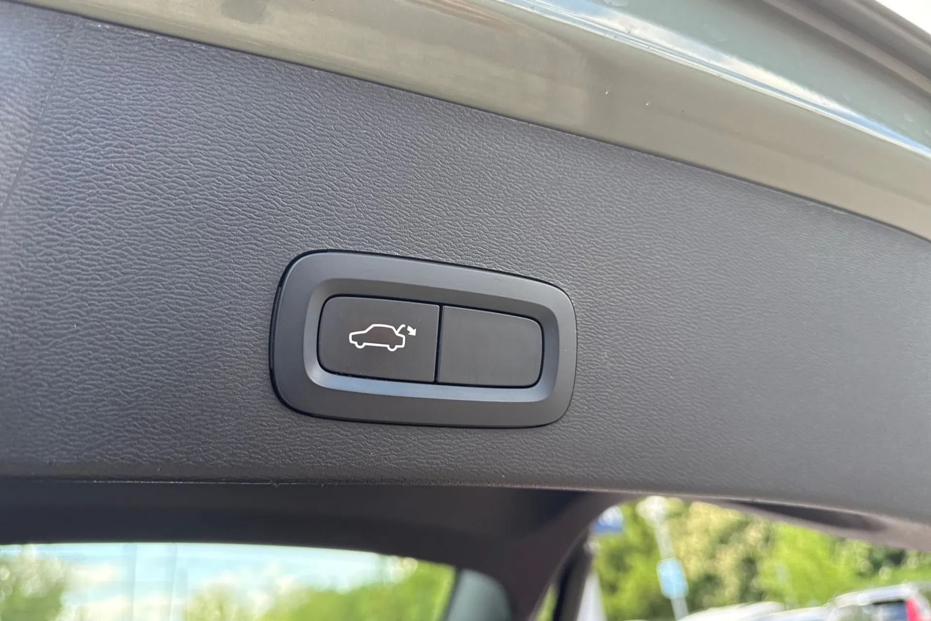 Volvo XC40 thumbnail image number 21