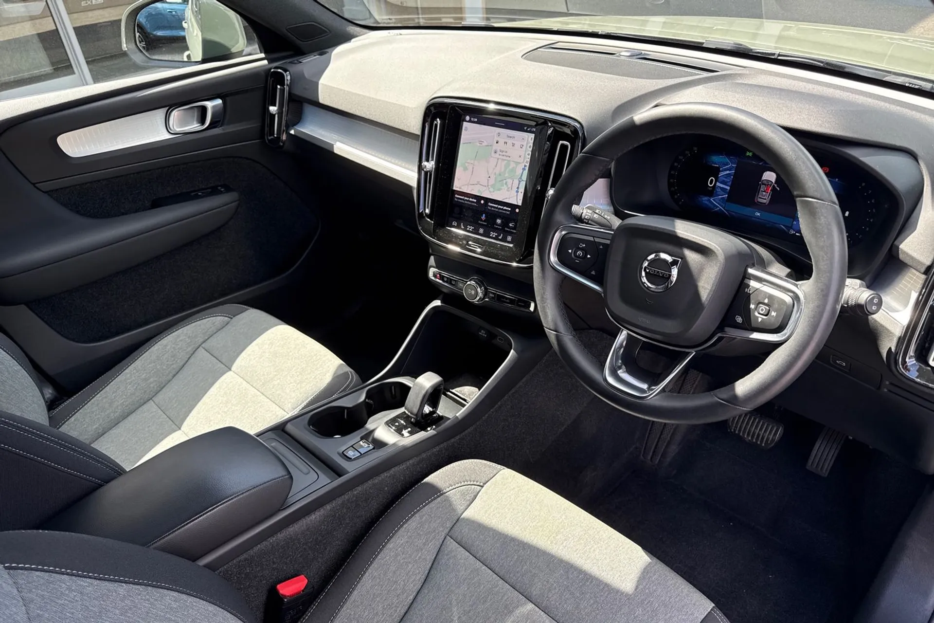Volvo XC40 thumbnail image number 6