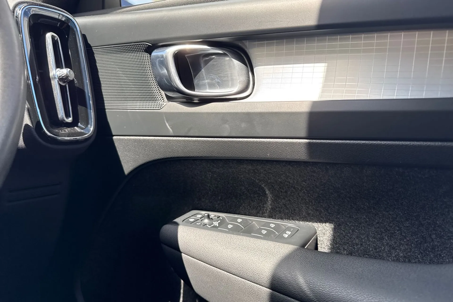Volvo XC40 thumbnail image number 40