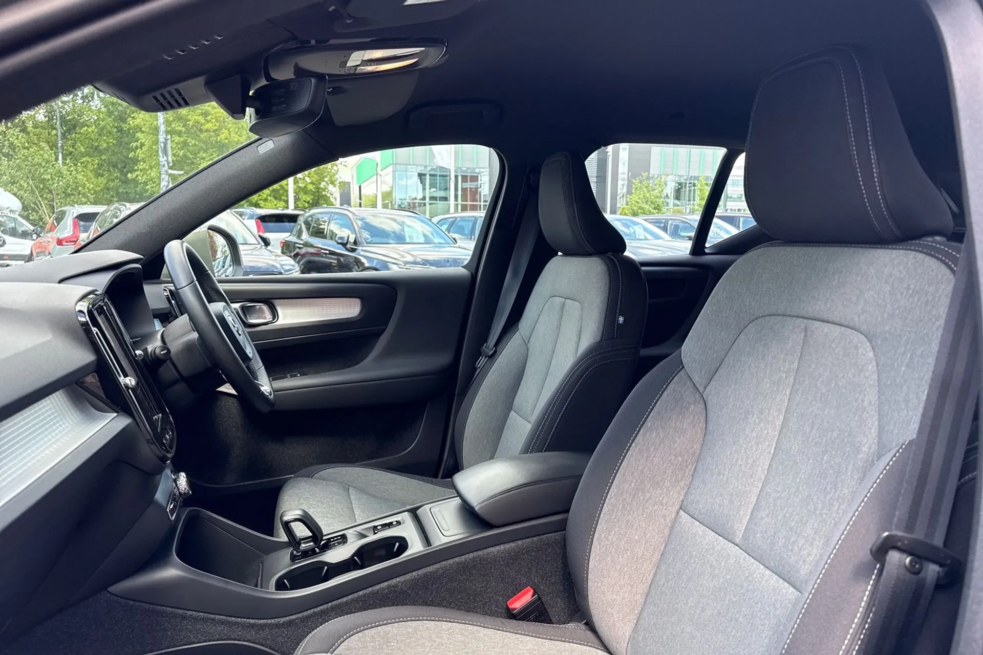 Volvo XC40 thumbnail image number 28