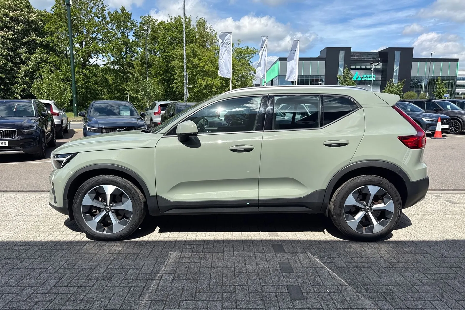Volvo XC40 thumbnail image number 11