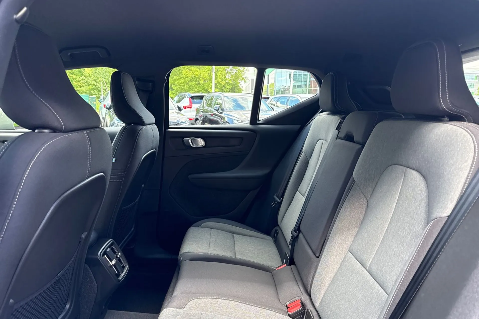 Volvo XC40 thumbnail image number 30