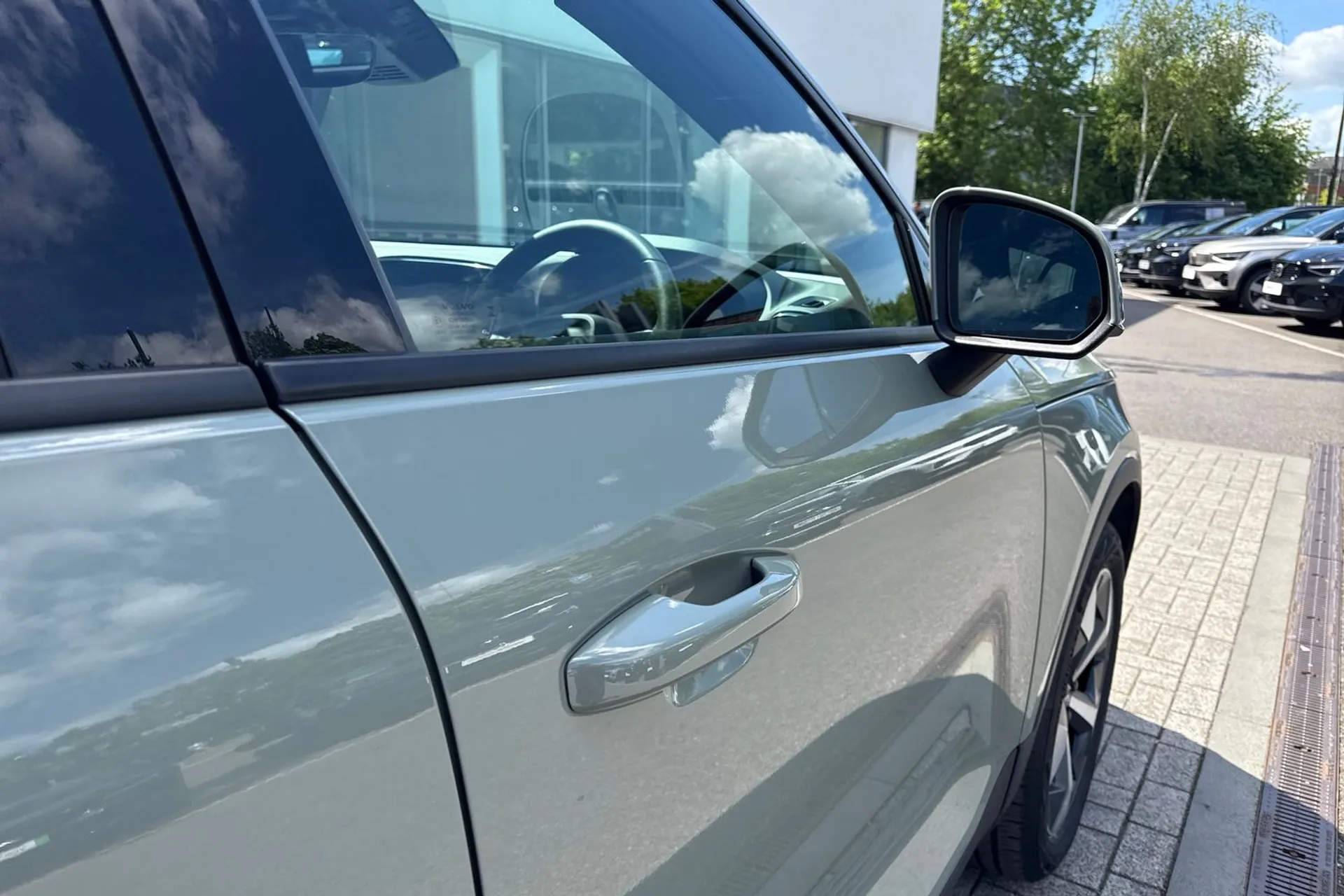 Volvo XC40 thumbnail image number 17
