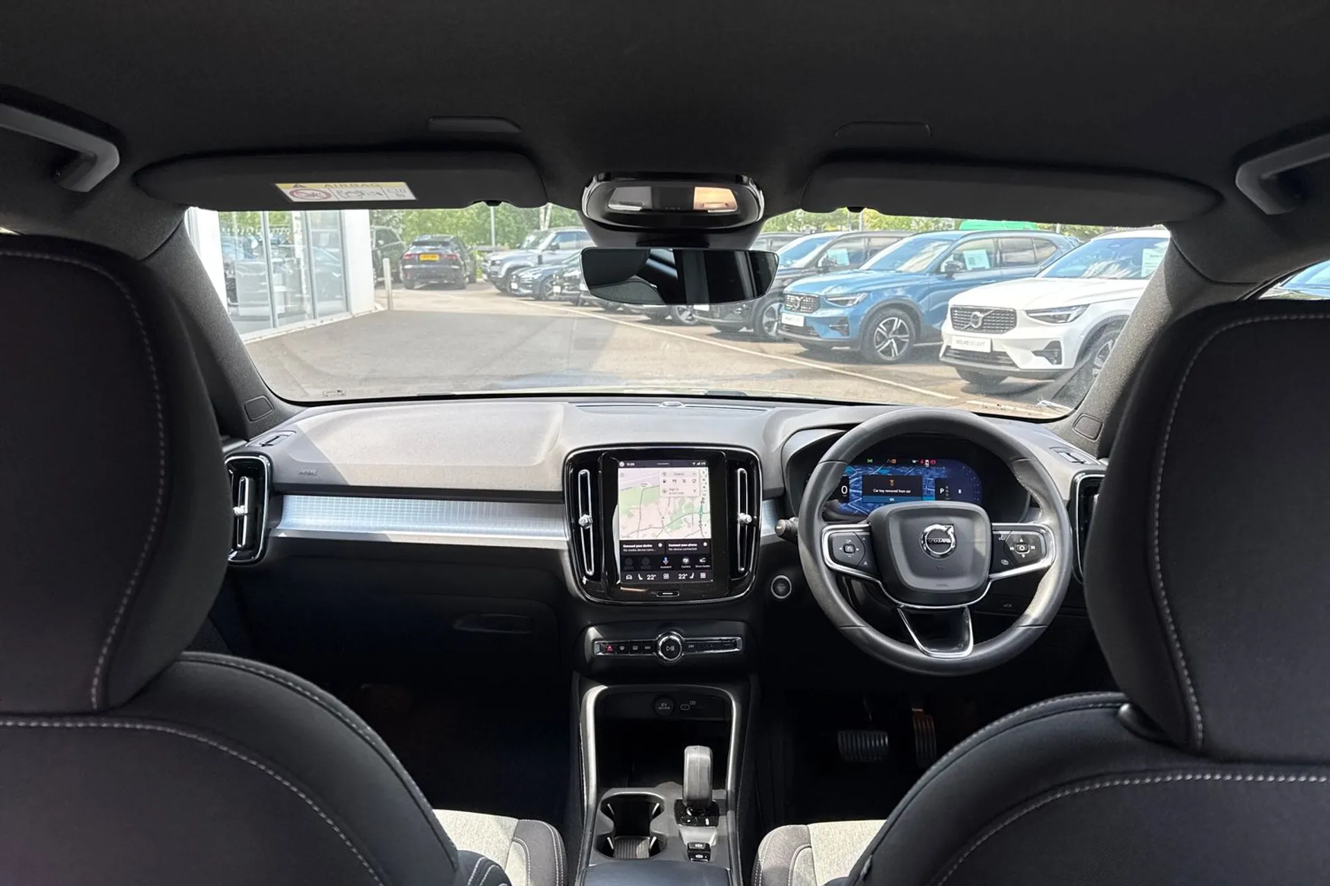Volvo XC40 thumbnail image number 3