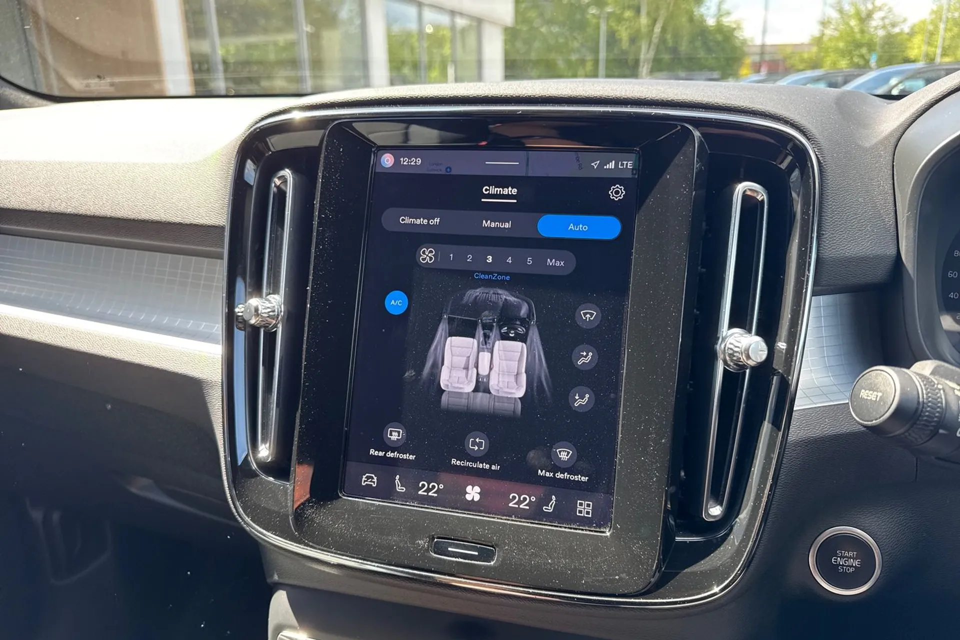 Volvo XC40 thumbnail image number 38