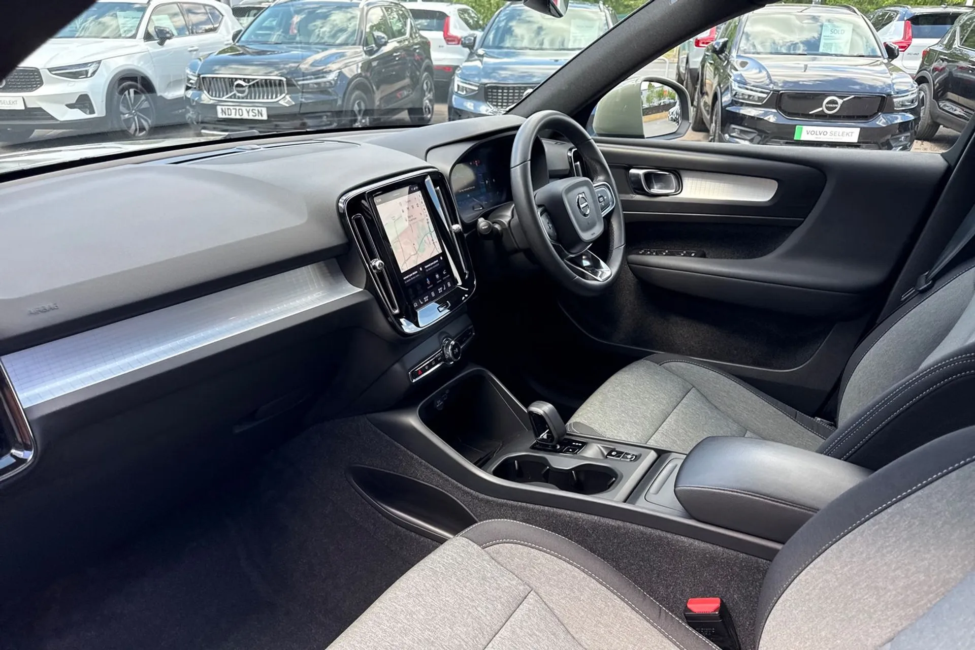 Volvo XC40 thumbnail image number 27