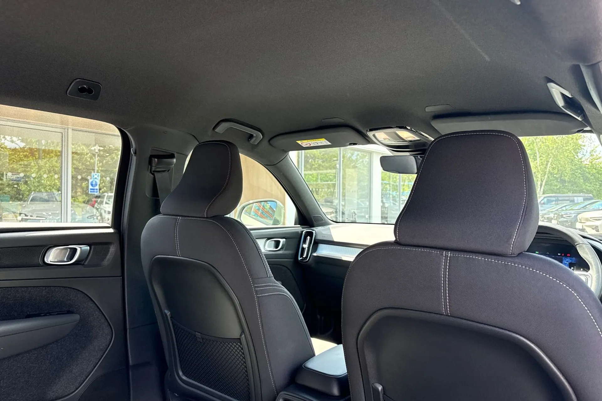 Volvo XC40 thumbnail image number 24