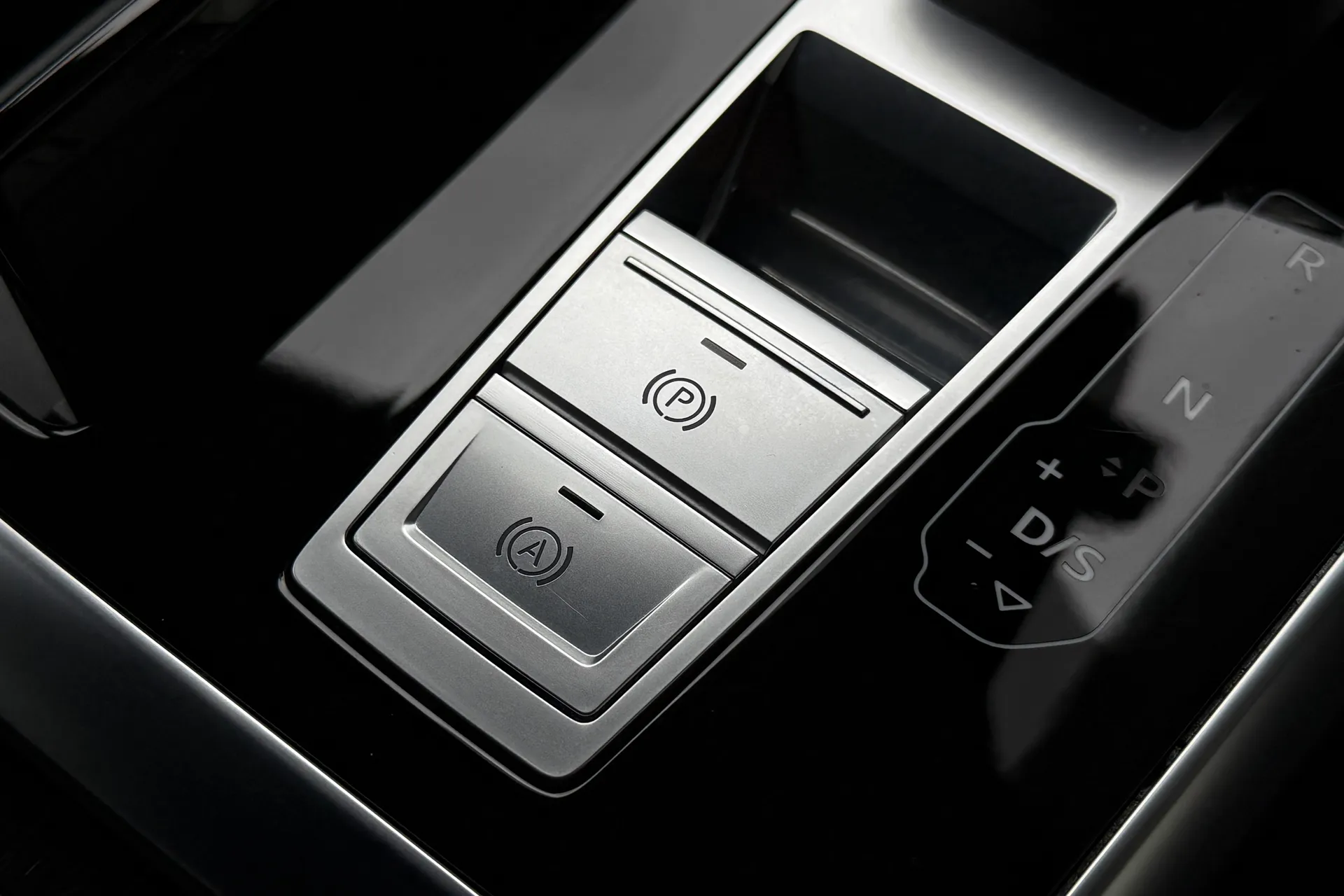 Audi Q8 thumbnail image number 28