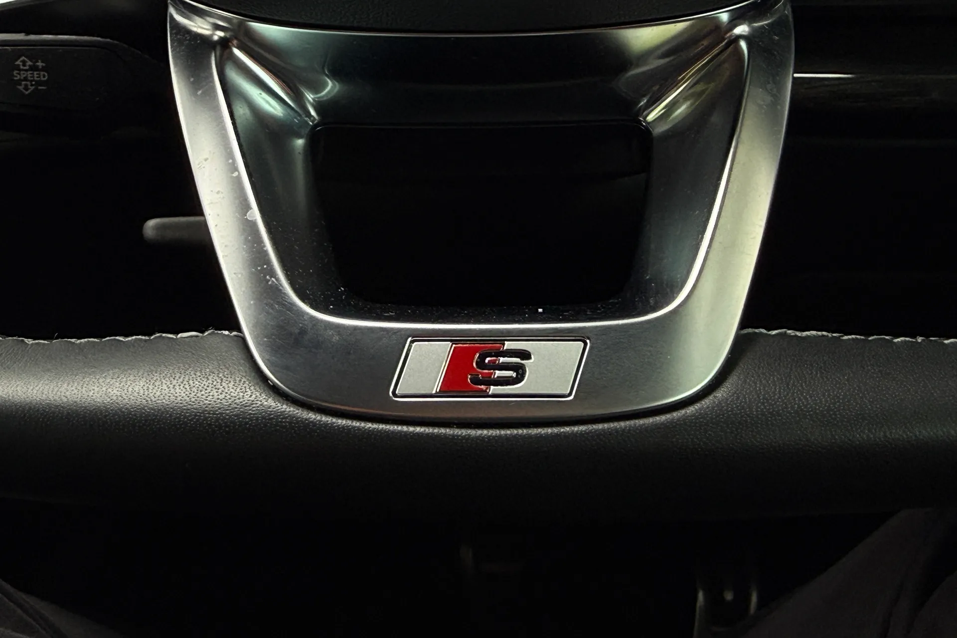 Audi Q8 thumbnail image number 19