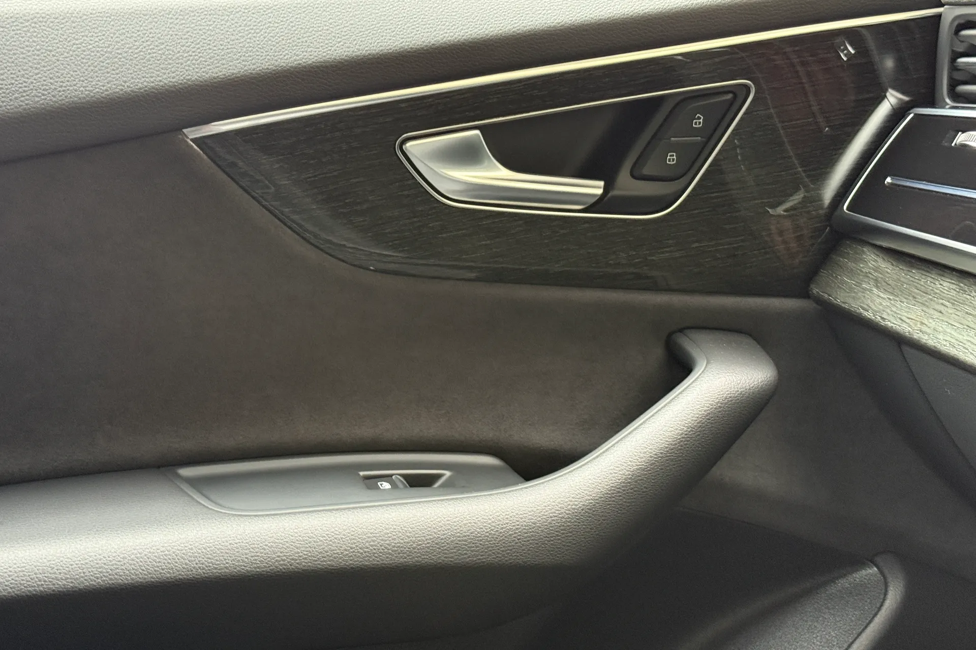 Audi Q8 thumbnail image number 31