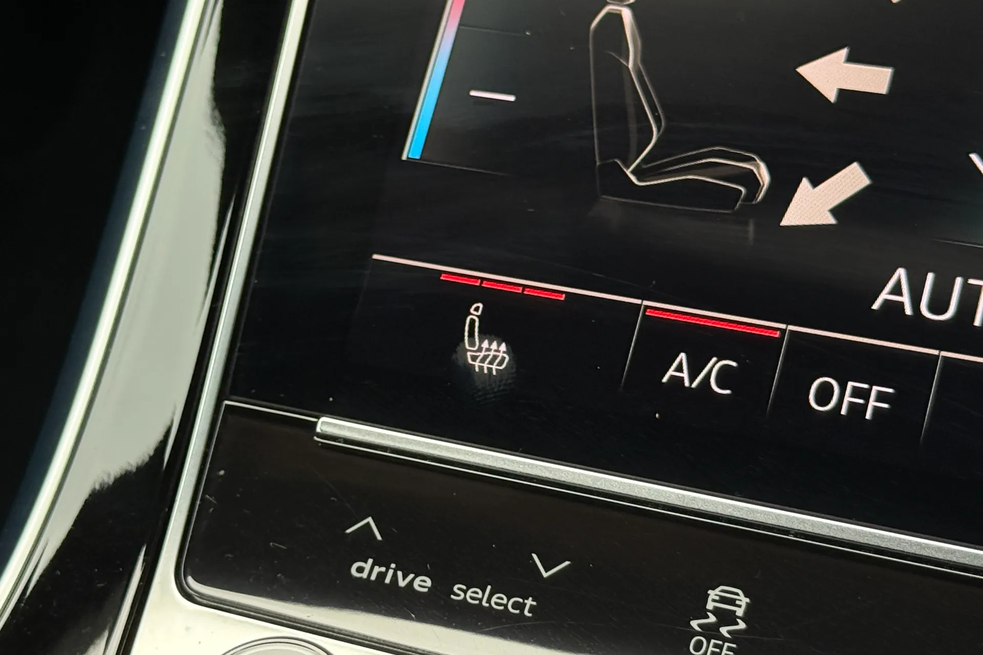 Audi Q8 thumbnail image number 8