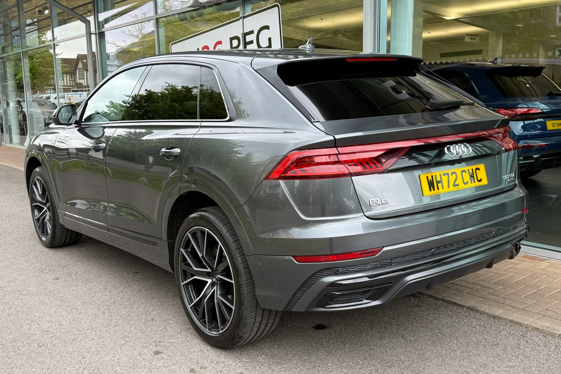 Audi Q8 thumbnail image number 11